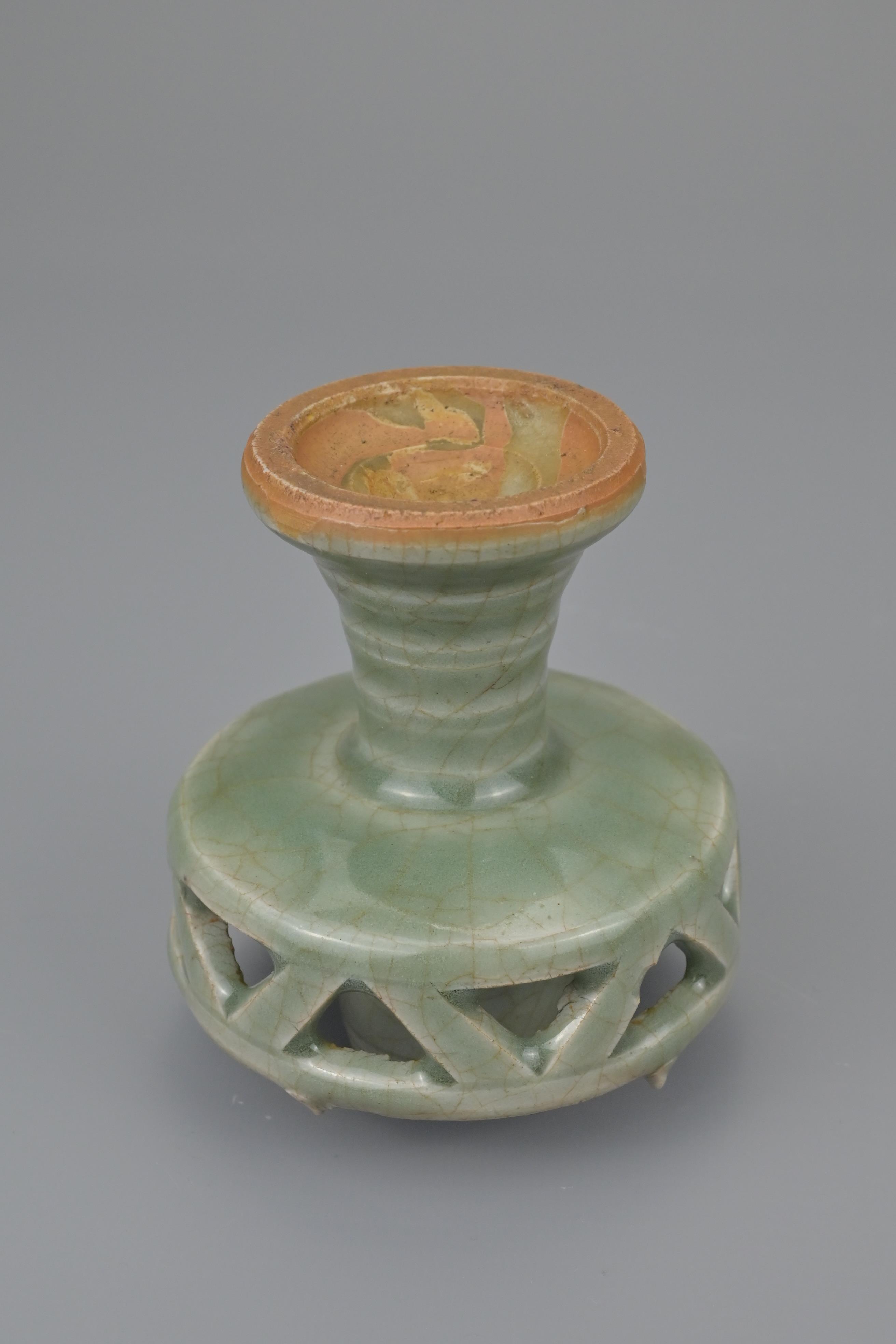 CHINESE YUAN / MING DYNASTY LONGQUAN CELADON OIL LAMP - Image 8 of 8