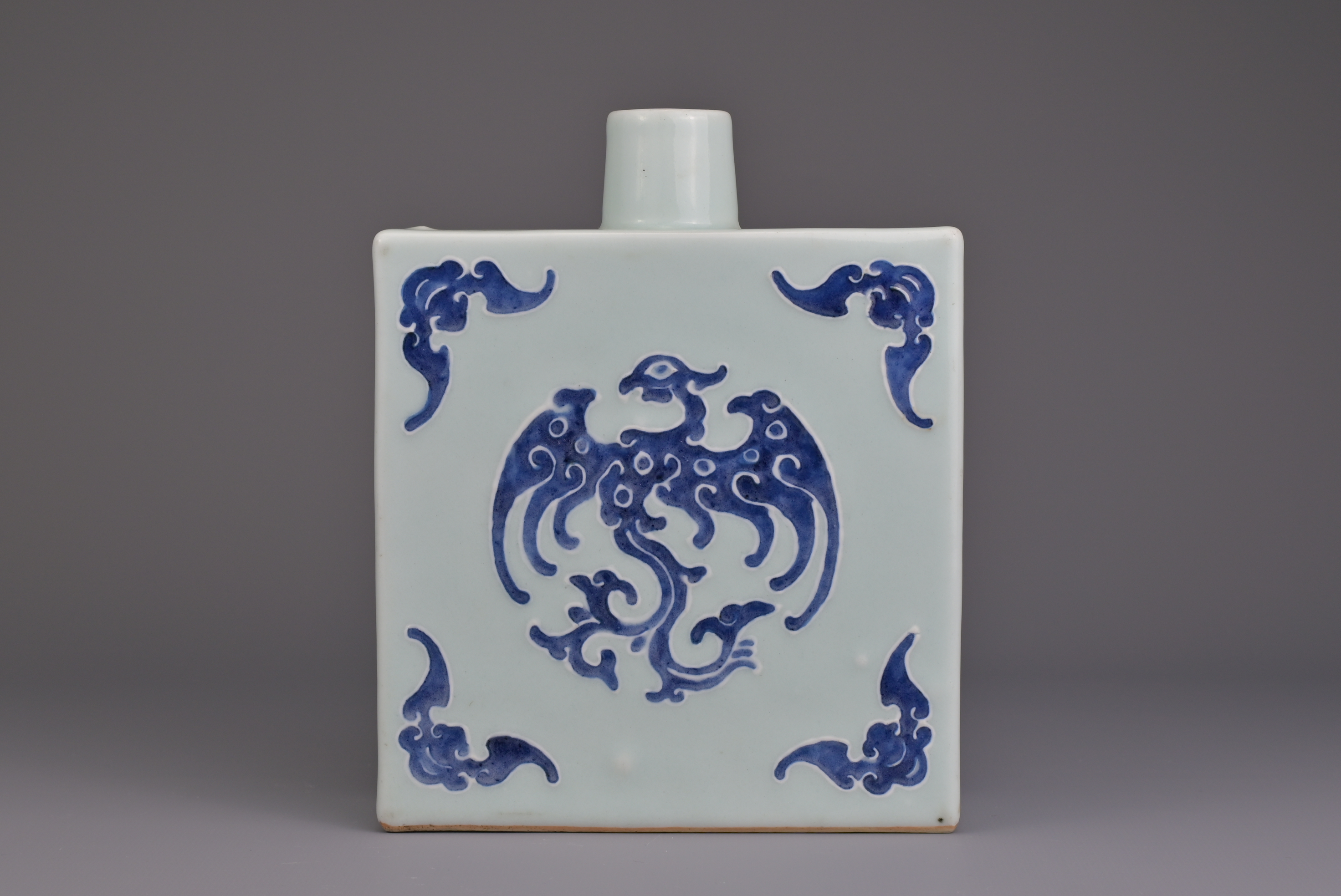 RARE CHINESE PORCELAIN ‘PHOENIX & BATS’ TEA CADDY, QIANLONG MARK AND PERIOD, 18th CENTURY - Image 4 of 10