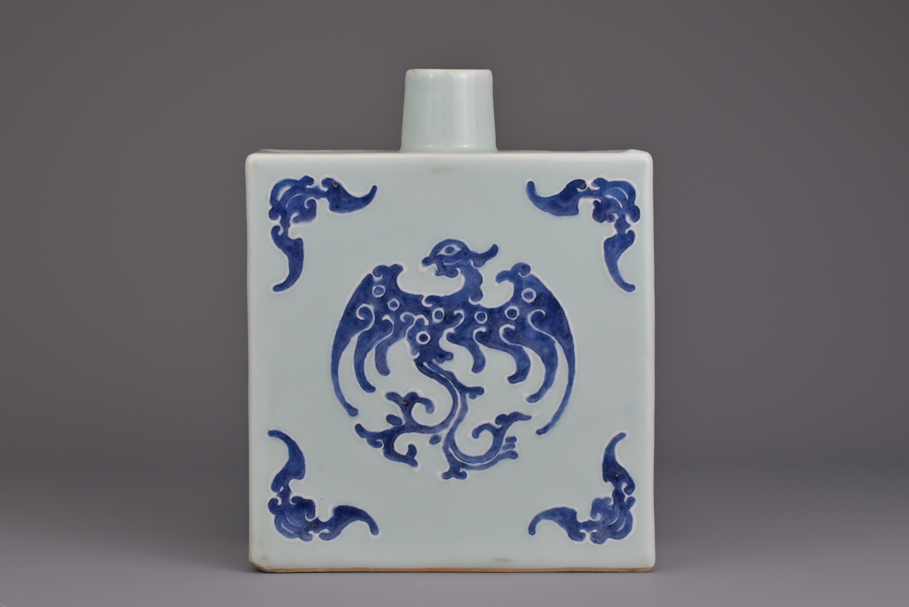 RARE CHINESE PORCELAIN ‘PHOENIX & BATS’ TEA CADDY, QIANLONG MARK AND PERIOD, 18th CENTURY - Image 2 of 10