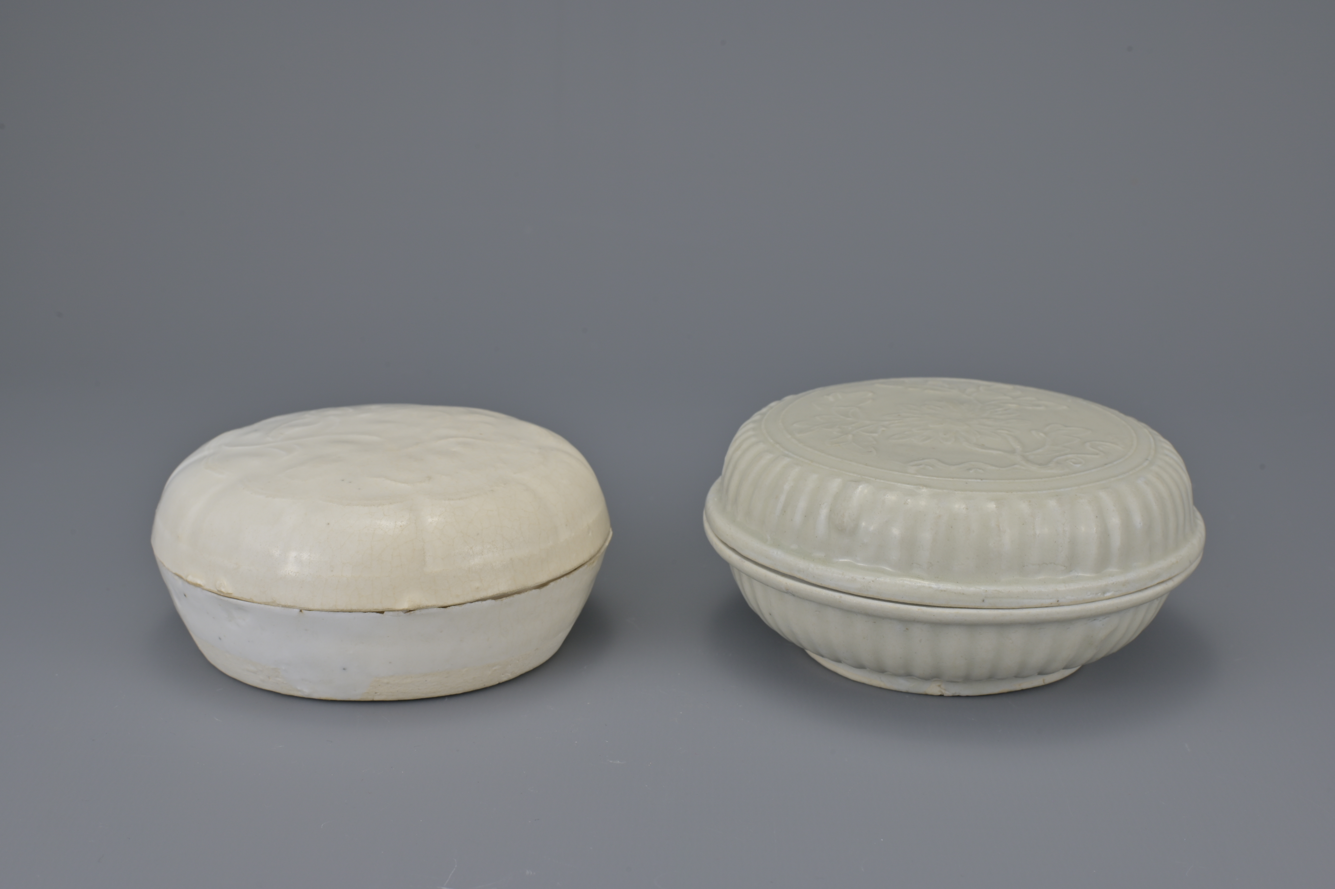 TWO CHINESE QINGBAI PORCELAIN COSMETIC BOX AND COVERS, SONG DYNASTY - Image 2 of 5