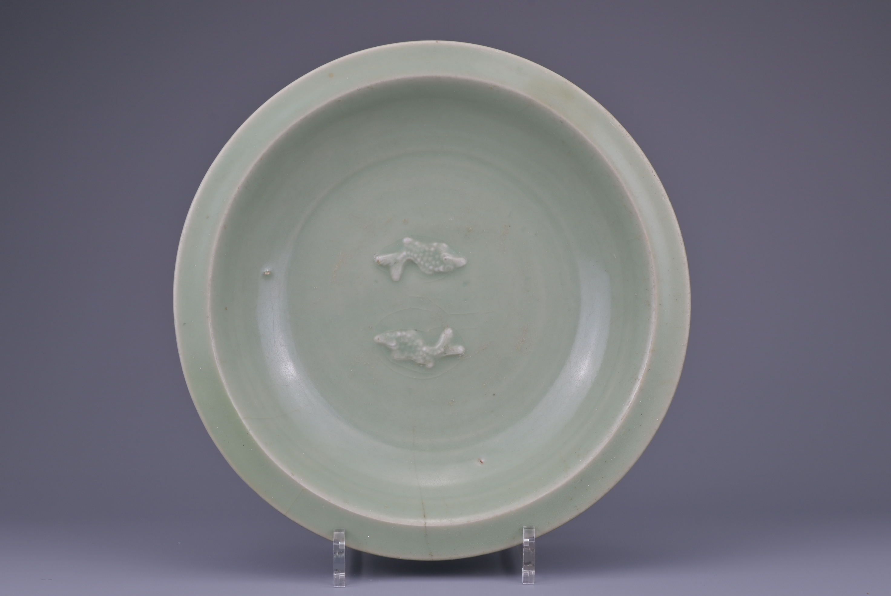 CHINESE LONGQUAN CELADON ‘TWIN FISH’ DISH, SOUTHERN SONG / YUAN DYNASTY - Image 3 of 7