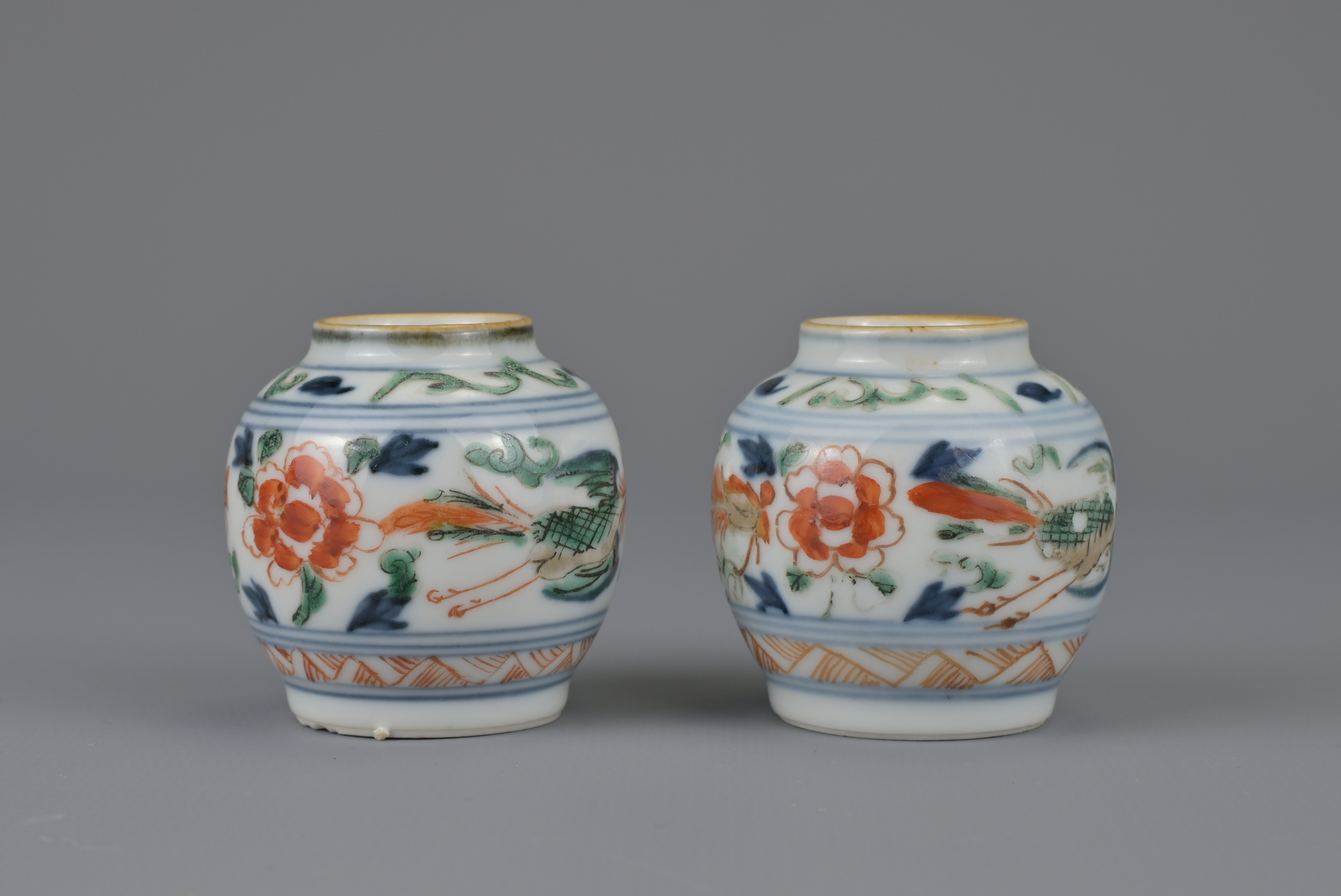 PAIR OF CHINESE PORCELAIN JARLETS, KANGXI PERIOD, 18th CENTURY - Image 3 of 7