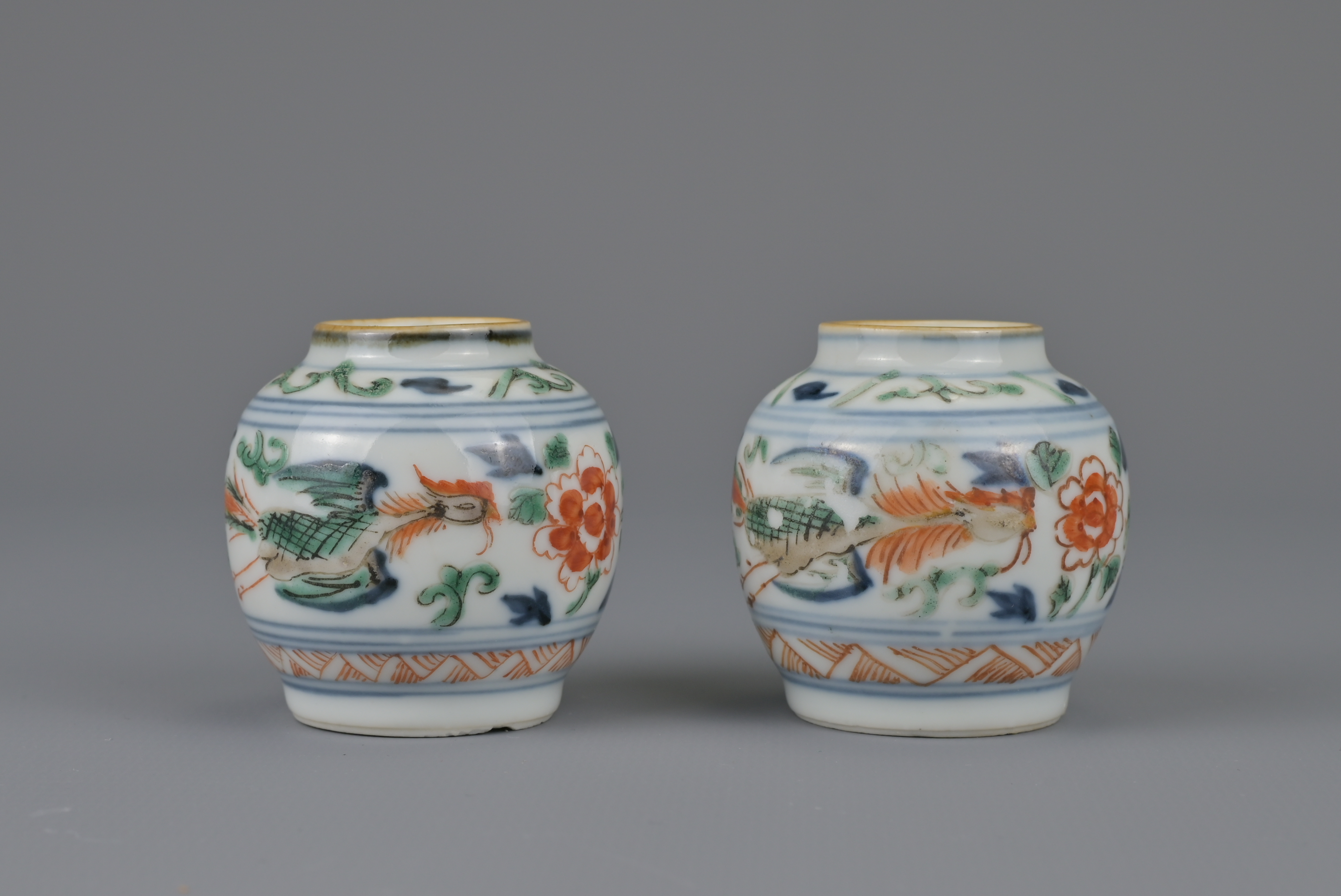 PAIR OF CHINESE PORCELAIN JARLETS, KANGXI PERIOD, 18th CENTURY - Image 4 of 7