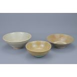 THREE CHINESE LONGQUAN CELADON BOWLS