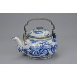 A CHINESE PORCELAIN BLUE AND WHITE TEAPOT