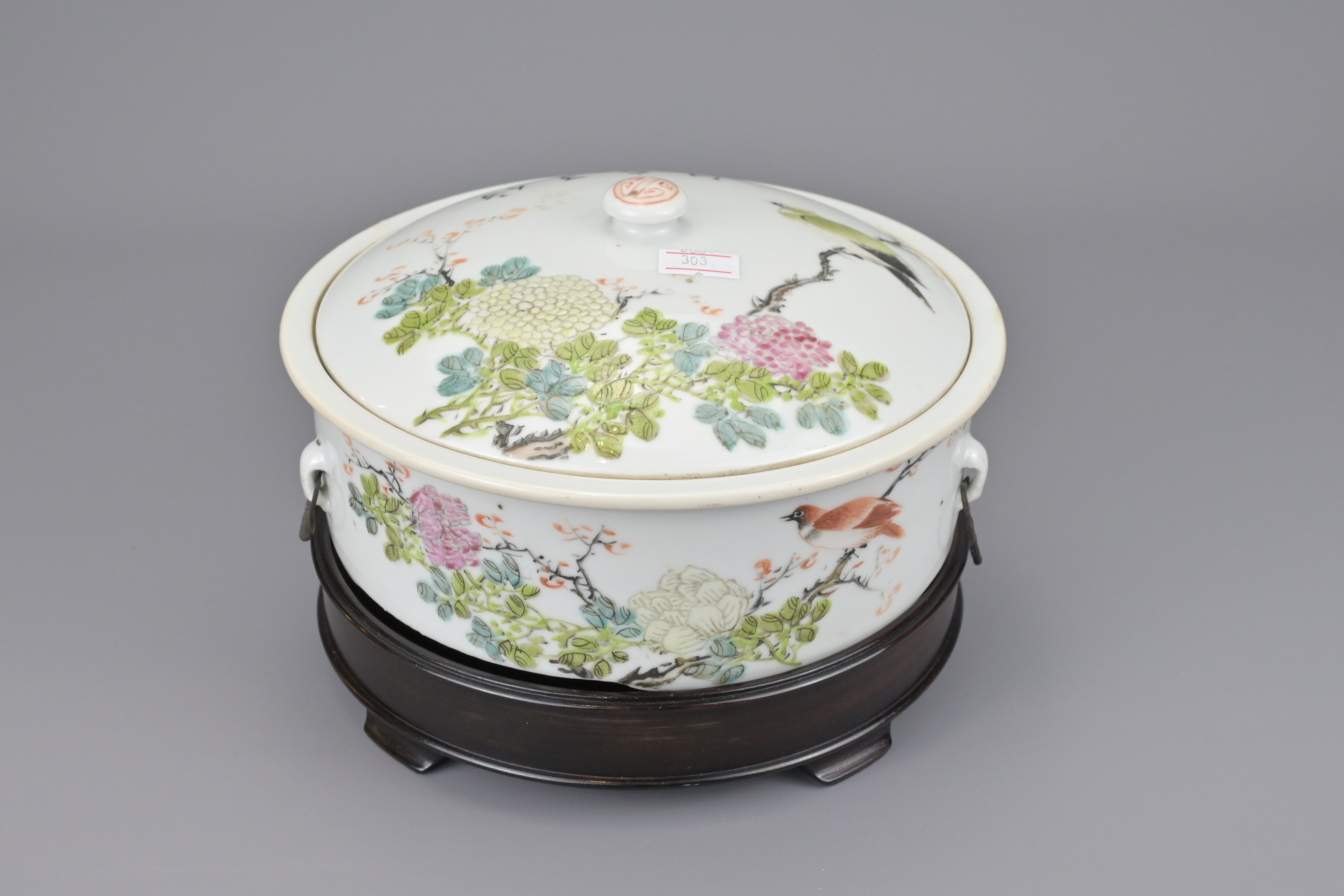 A CHINESE FAMILLE ROSE SOUP TUREEN