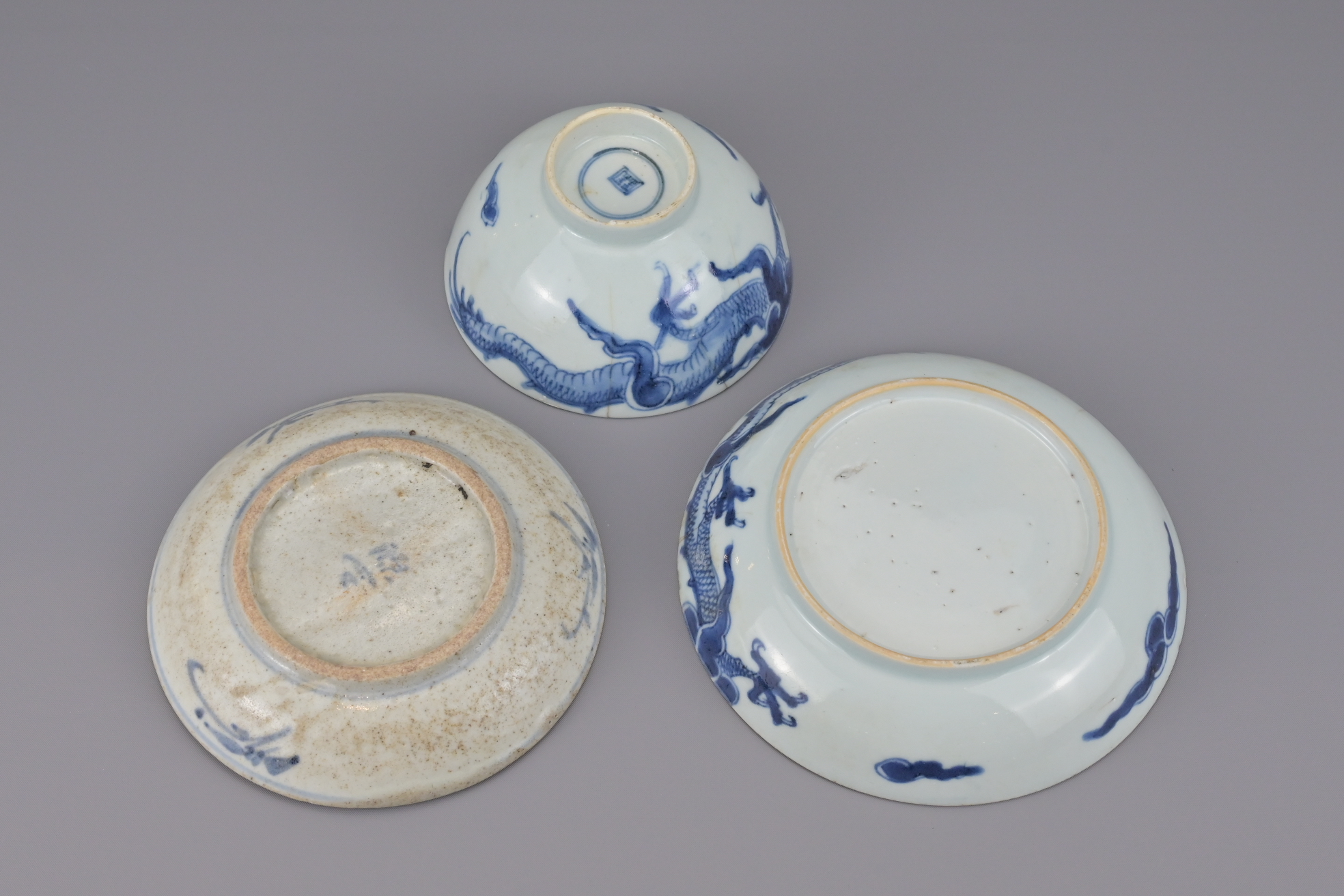 A COLLECTION OF CHINESE BLUE AND WHITE PORCELAIN - Image 3 of 5