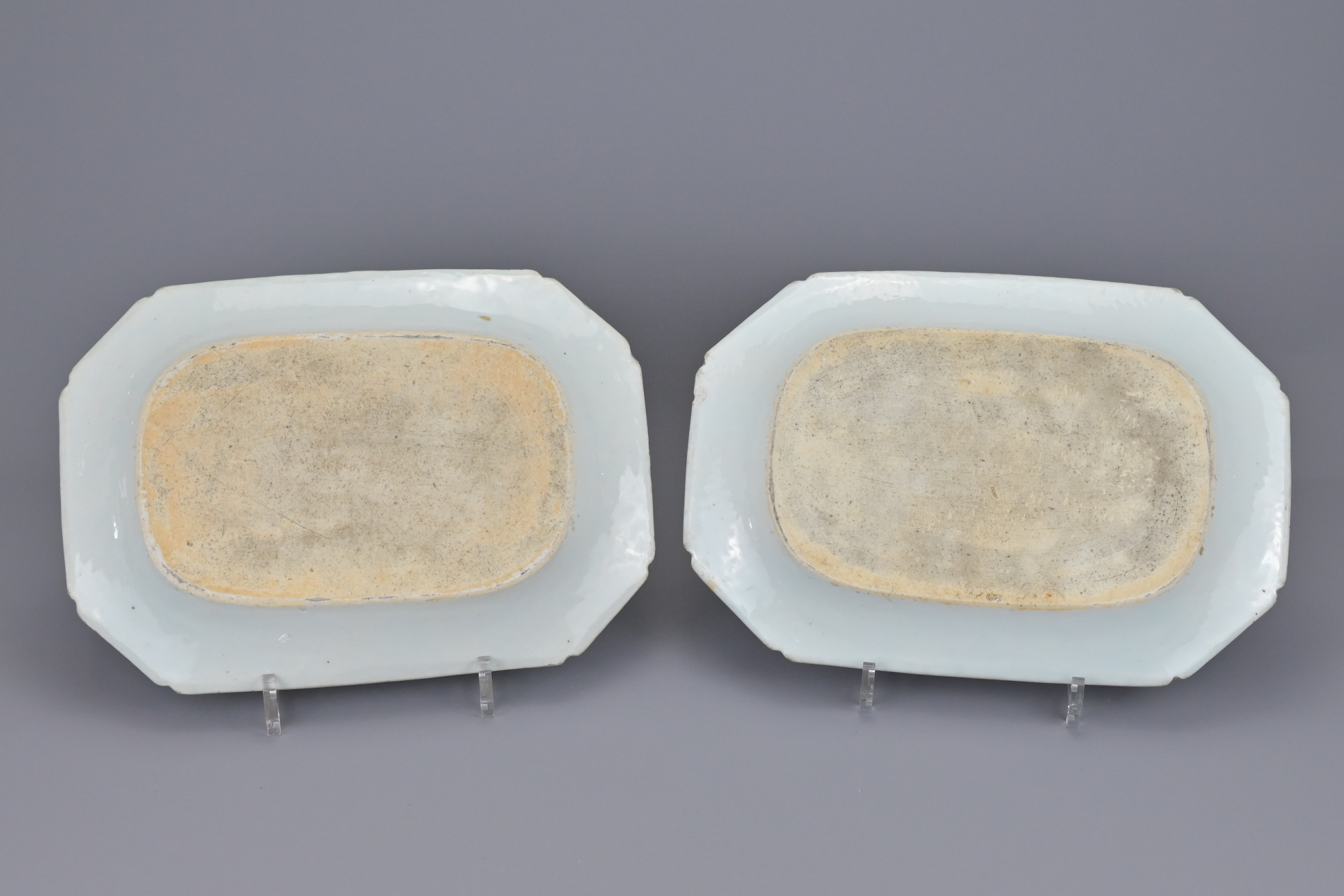 A PAIR OF CHINESE BLUE AND WHITE PORCELAIN PLATTERS - Image 2 of 3