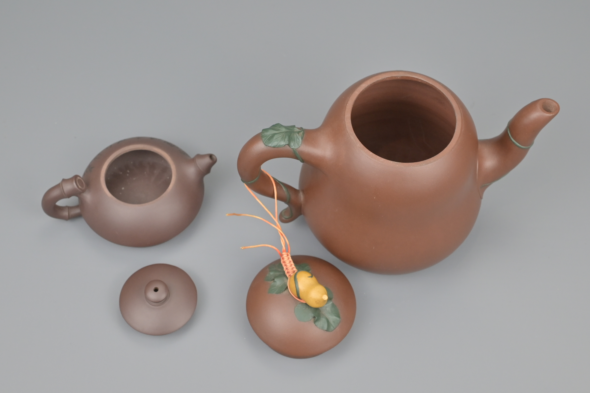 TWO CHINESE YIXING TEA POTS - Image 3 of 4