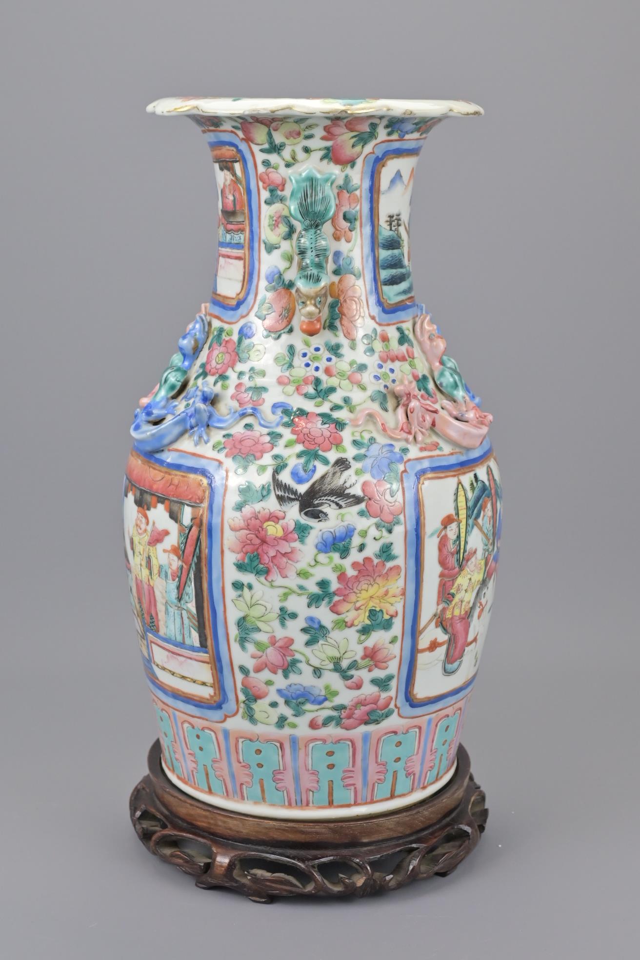 A 19TH CENTURY CHINESE CANTONESE PORCELAIN VASE - Image 4 of 6