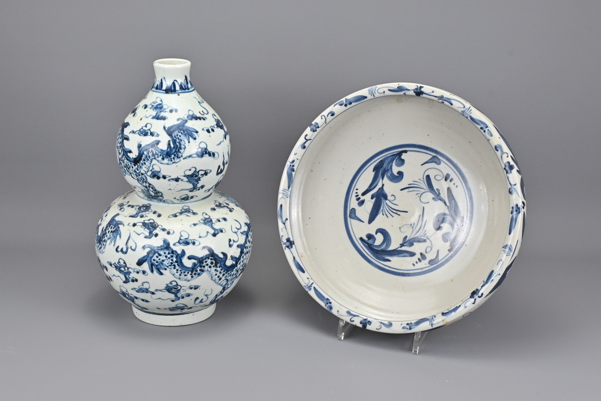 A Chinese Blue and White Porcelain Double Gourd Va - Image 2 of 2