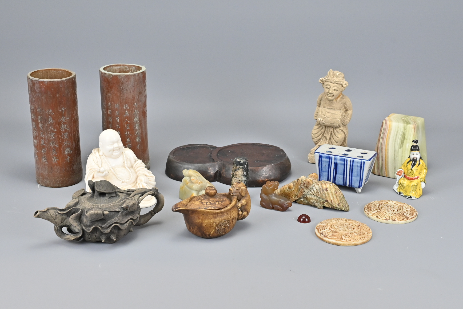 An Assortment of Sixteen Chinese Ornamental Items