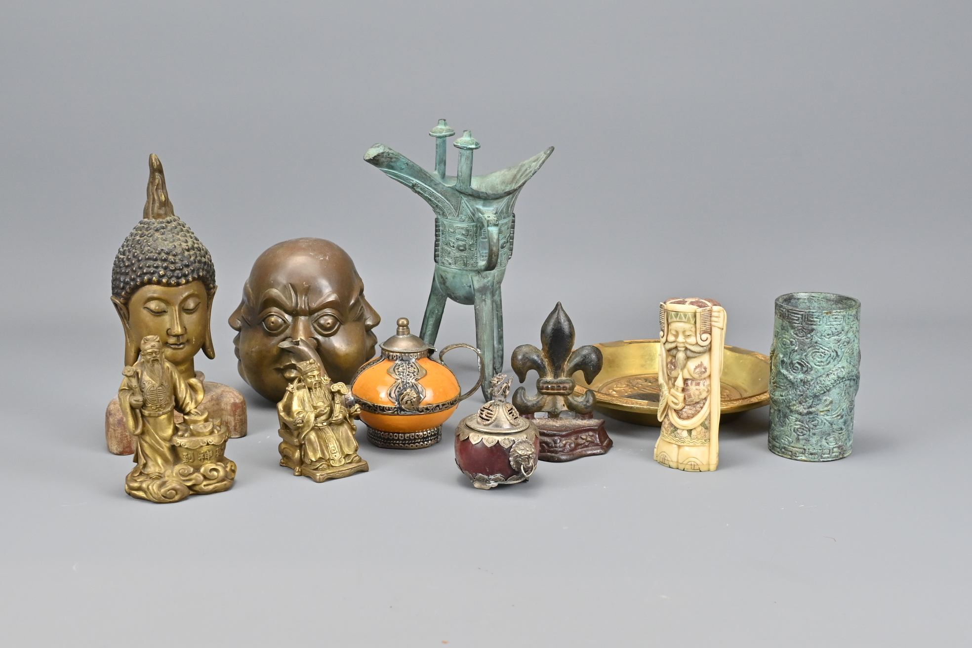 Thirteen Various Oriental Items