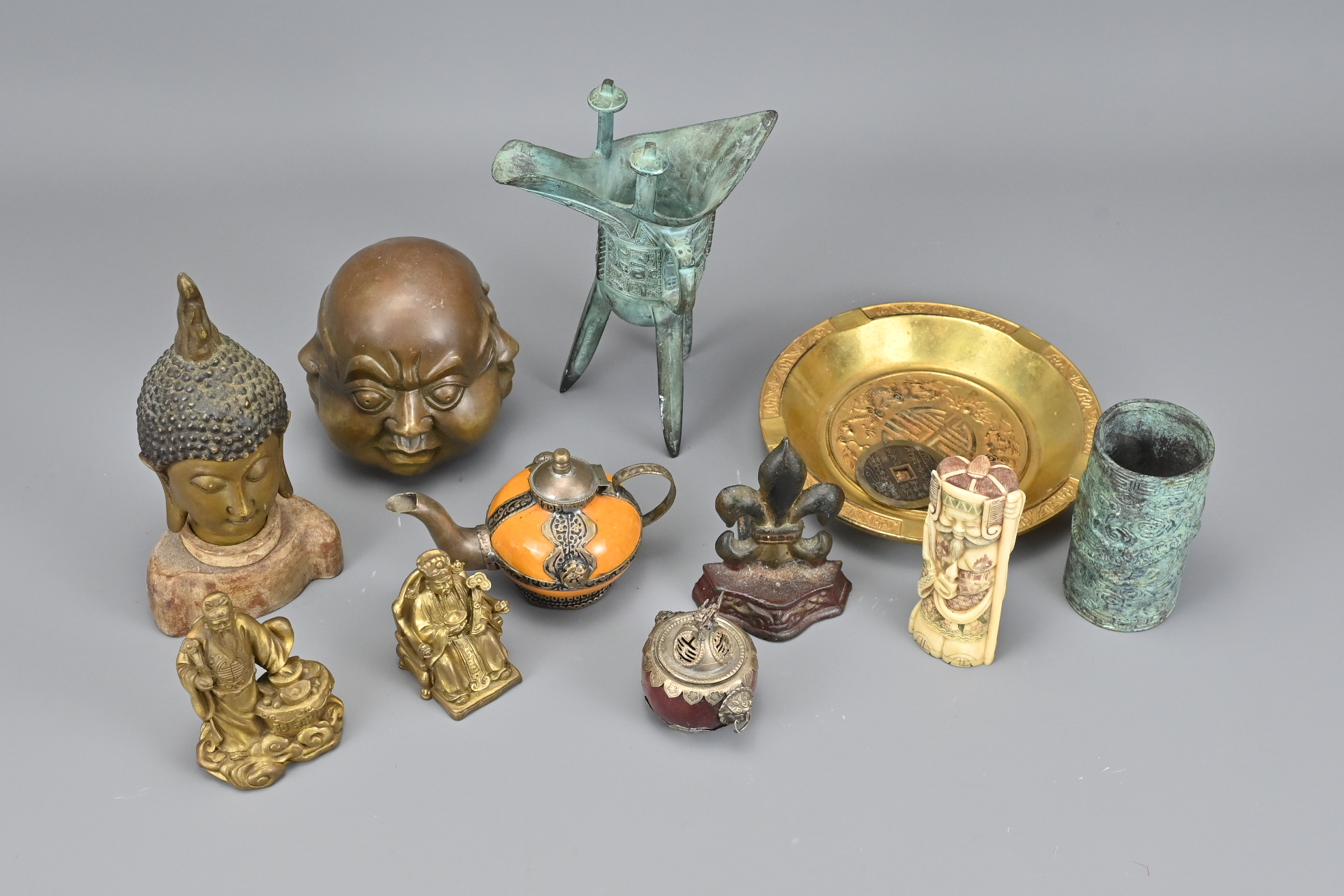 Thirteen Various Oriental Items - Image 2 of 2