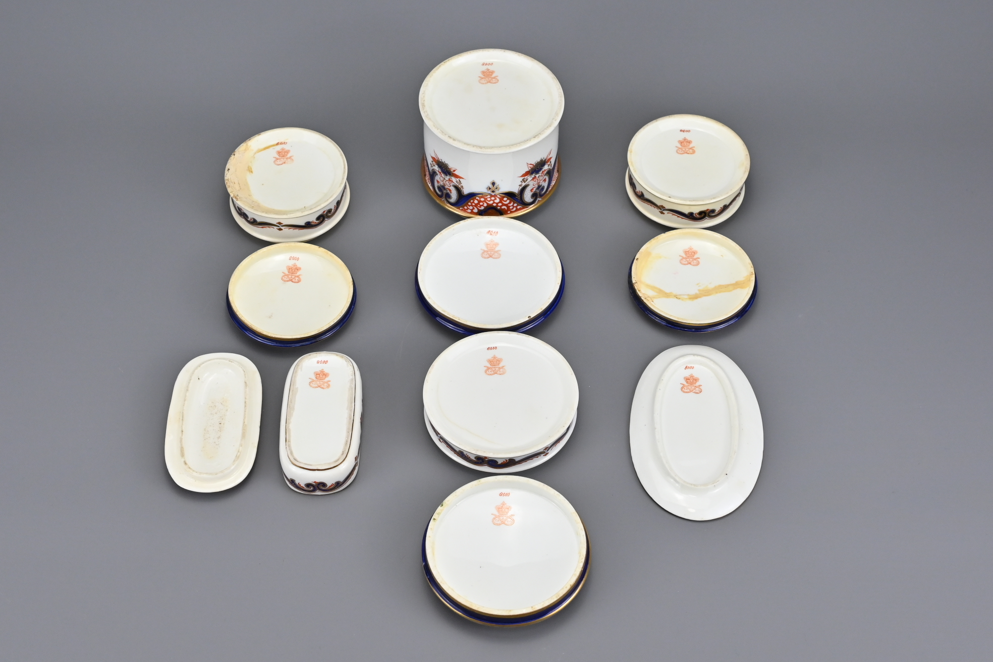 A Set of Six T.A & S.Green Staffordshire Knot Imari Design Porcelain Dressing Table Accessories - Image 3 of 4