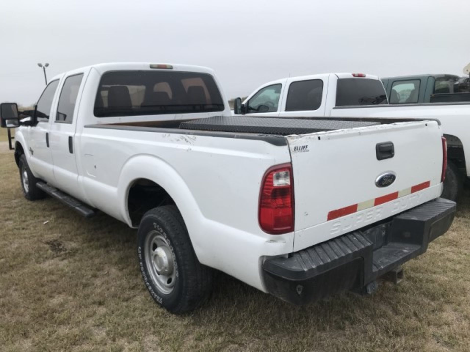 2011 Ford F-250 VIN: 1FT7W2BT9BEC06388 Odometer States: 209,070 Color: Whit - Image 4 of 6