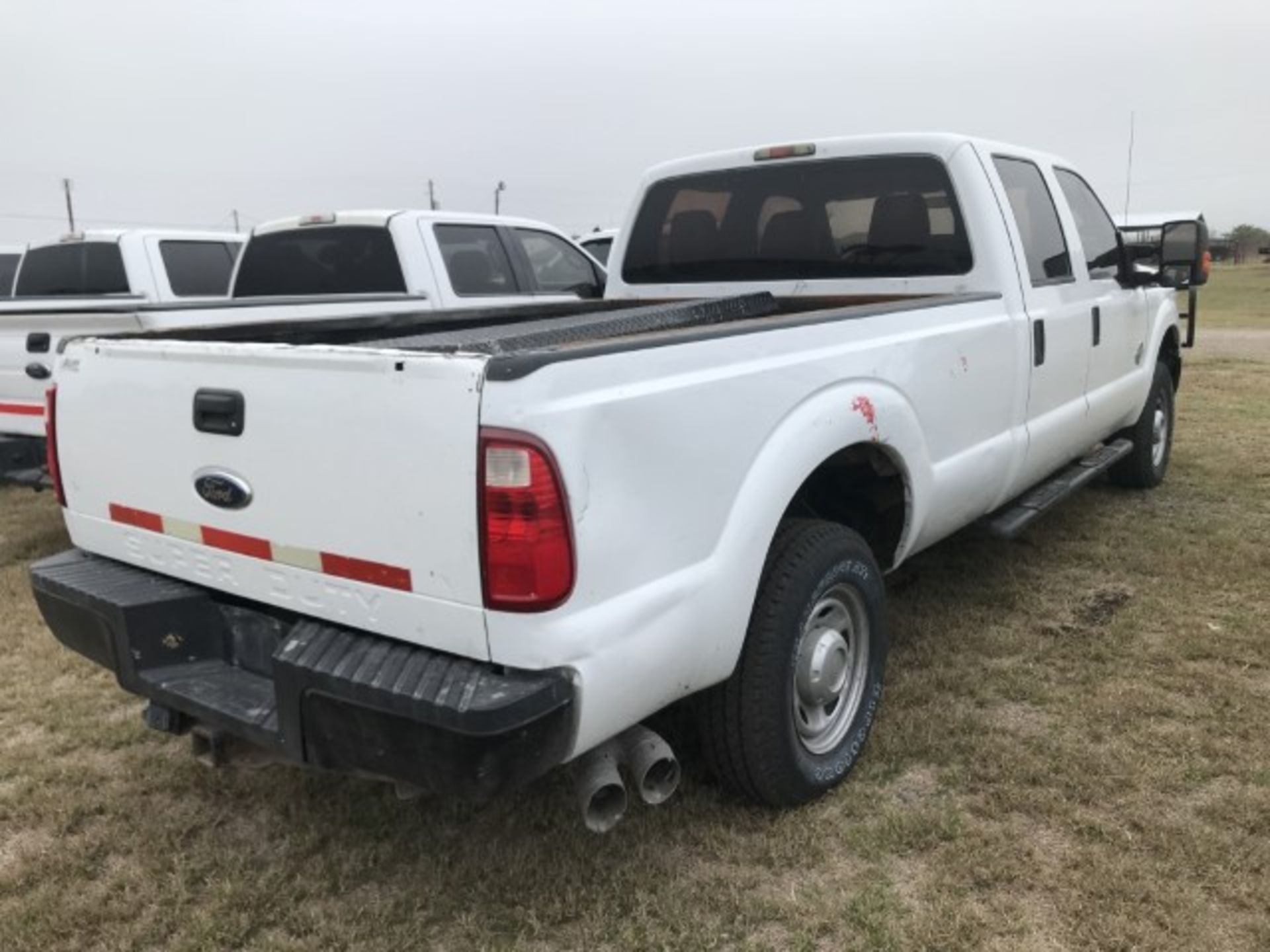2011 Ford F-250 VIN: 1FT7W2BT9BEC06388 Odometer States: 209,070 Color: Whit - Image 3 of 6