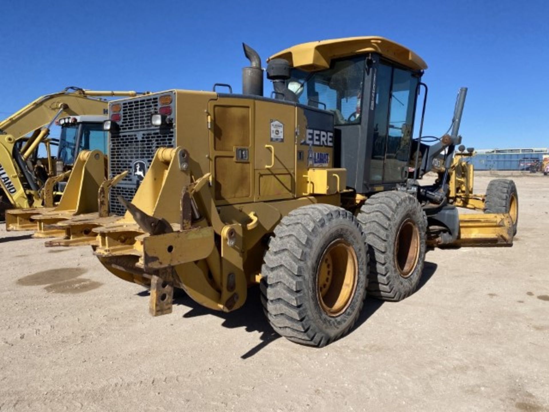 JOHN DEERE 870D Motorgrader JOHN DEERE 870D Motorgrader VIN/SN: DE870DX6114 - Image 3 of 6