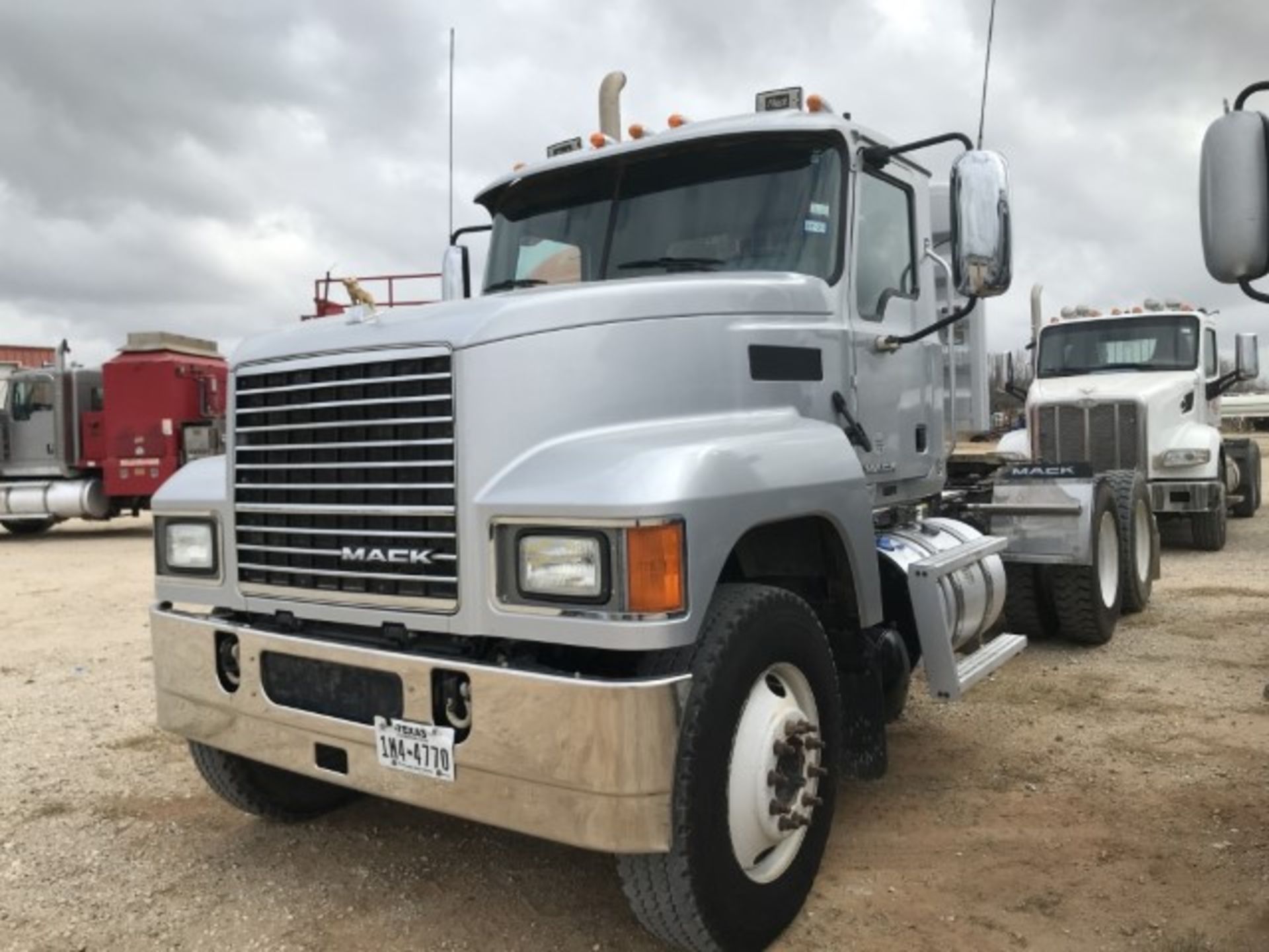 2018 Mack CHU613 VIN: 1M1AN07Y4JM027679 Odometer States: 116,434 Color: Gra