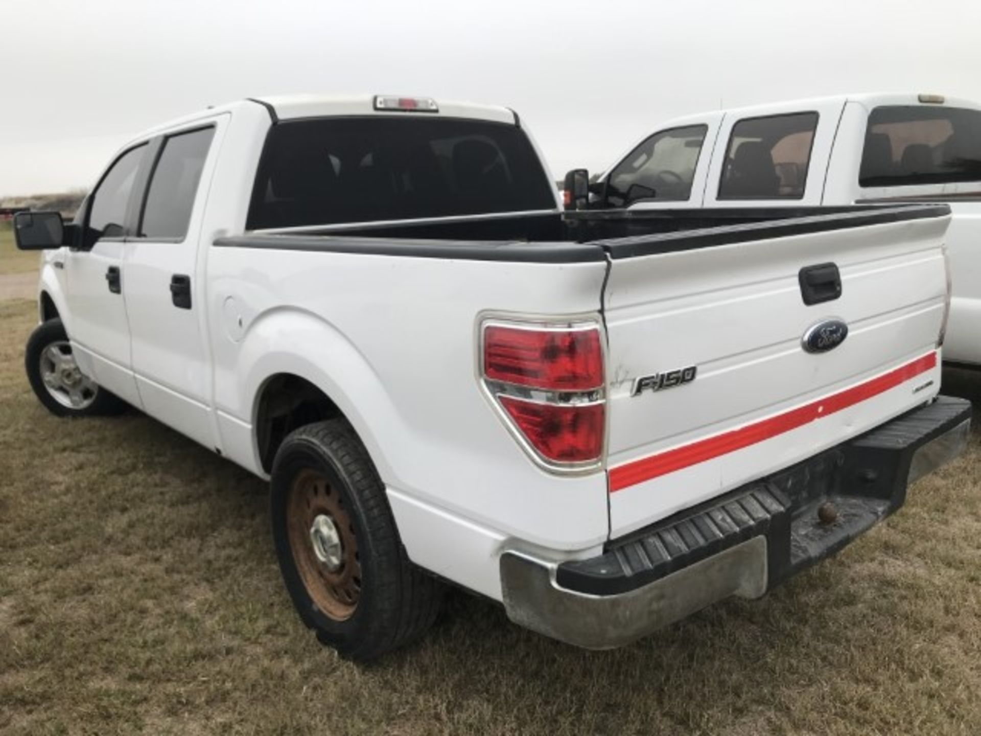 2014 Ford F-150 XLT VIN: 1FTFW1CF3EKD92983 Odometer States: 51,685 Color: W - Image 4 of 6