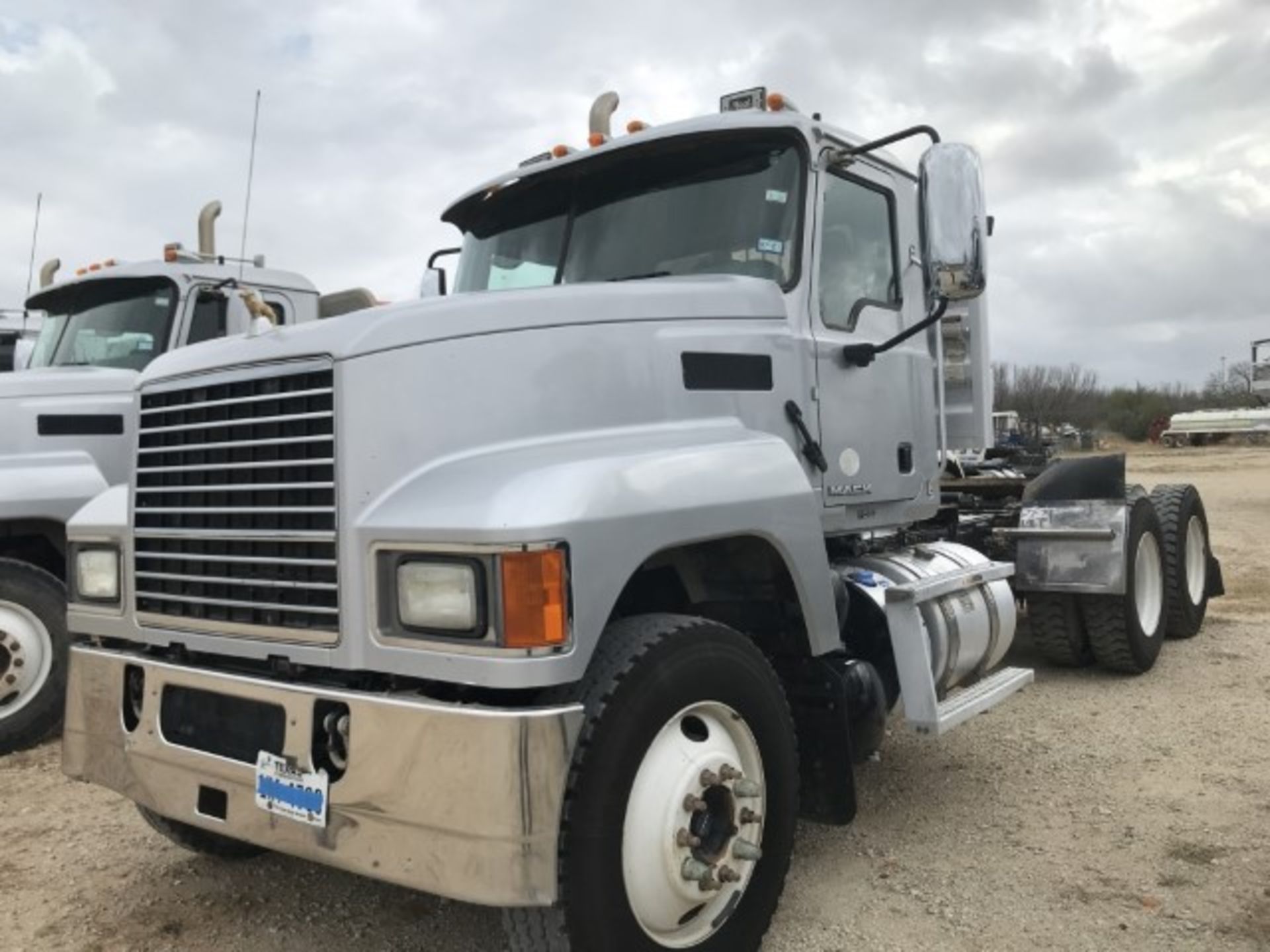 2018 Mack CHU613 VIN: 1M1AN07Y2JM027678 Odometer States: 151,182 Color: Gra