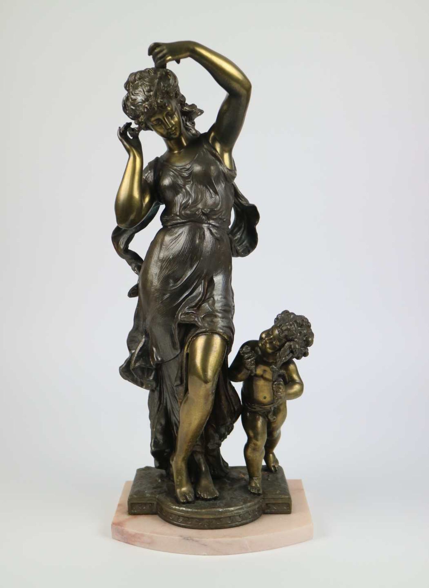 Artificial bronze Mother with child