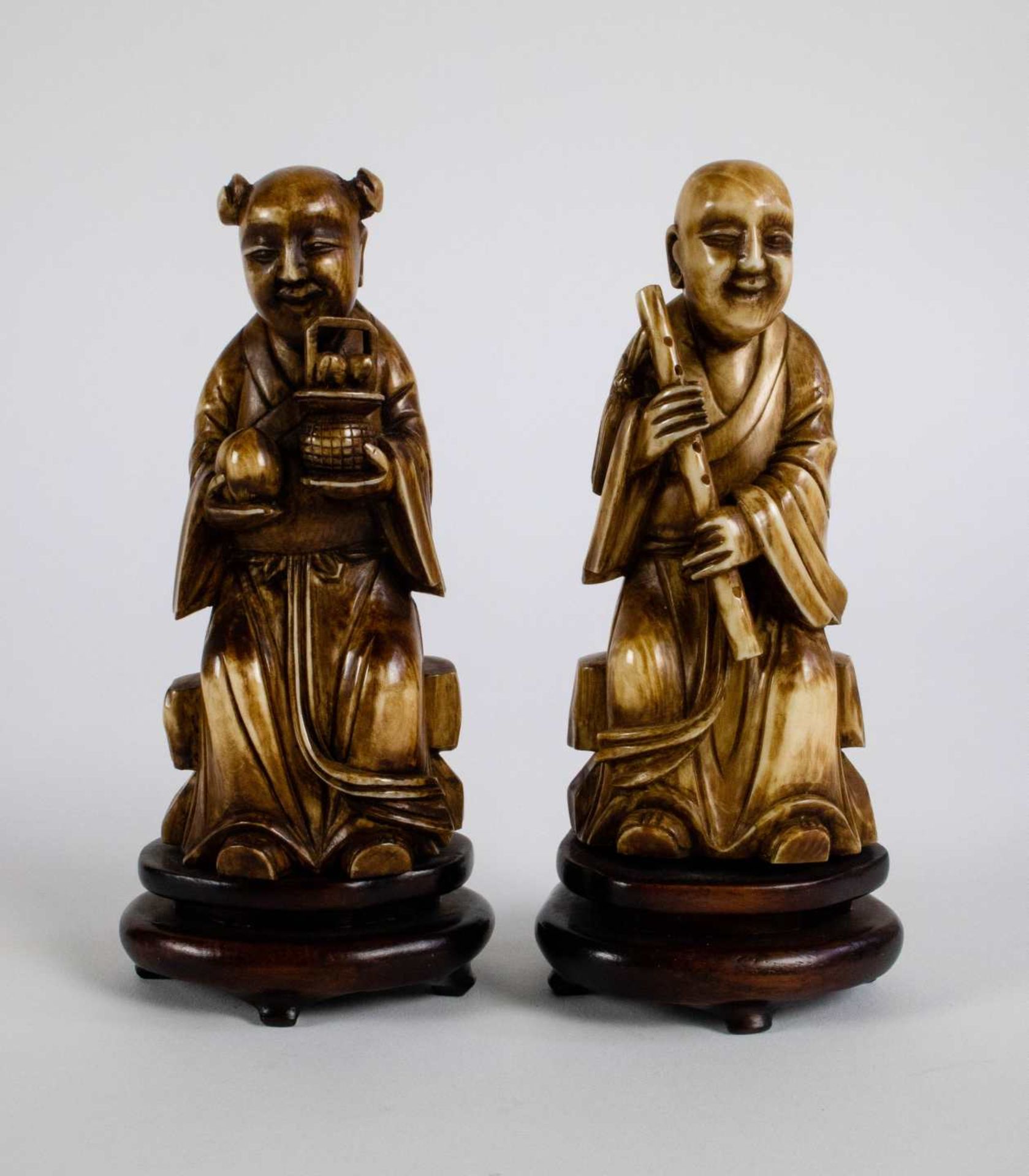 Lot with 2 Japanese figures