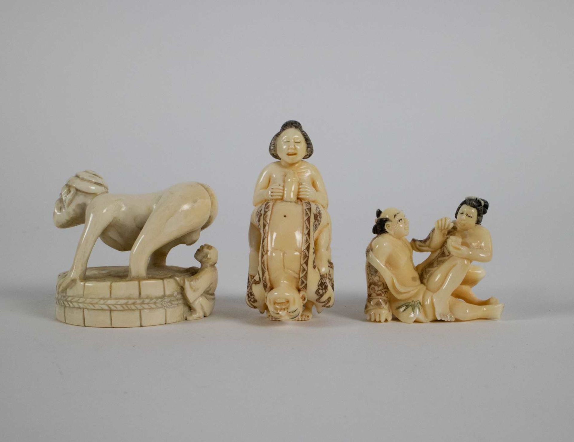 Lot with 3 erotic ivory netsukes