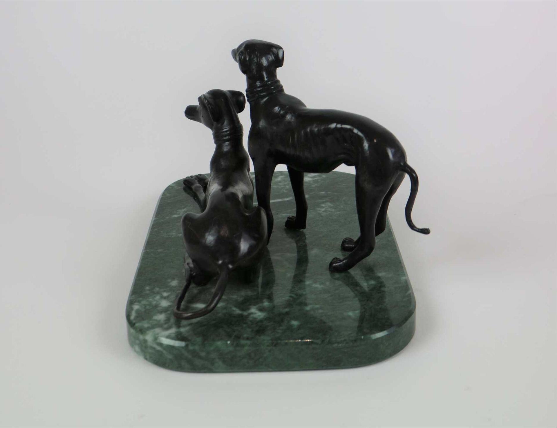 Bronze greyhounds on marble base - Bild 4 aus 4