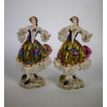 2 figures in lace porcelain