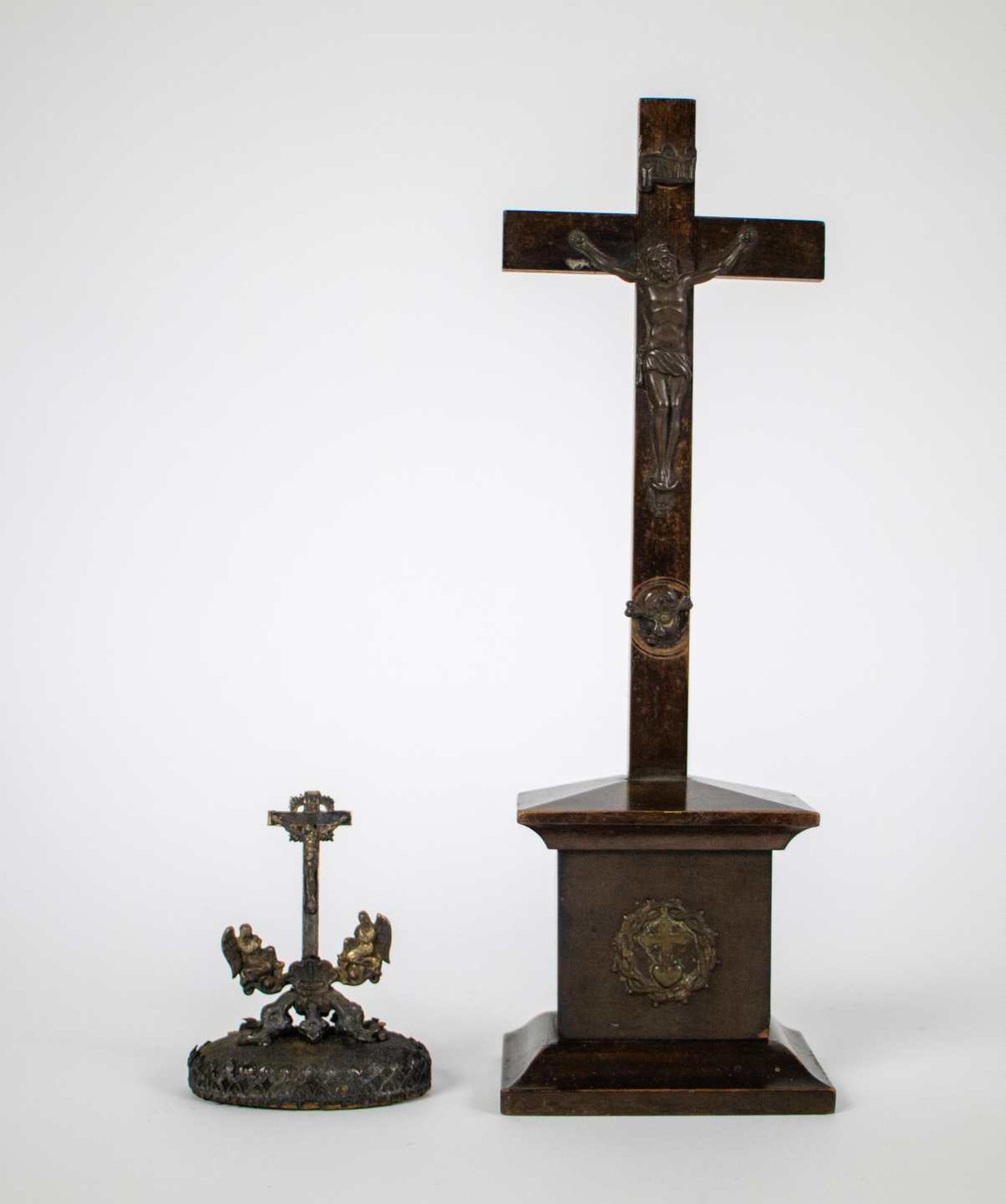 Lot crucifix