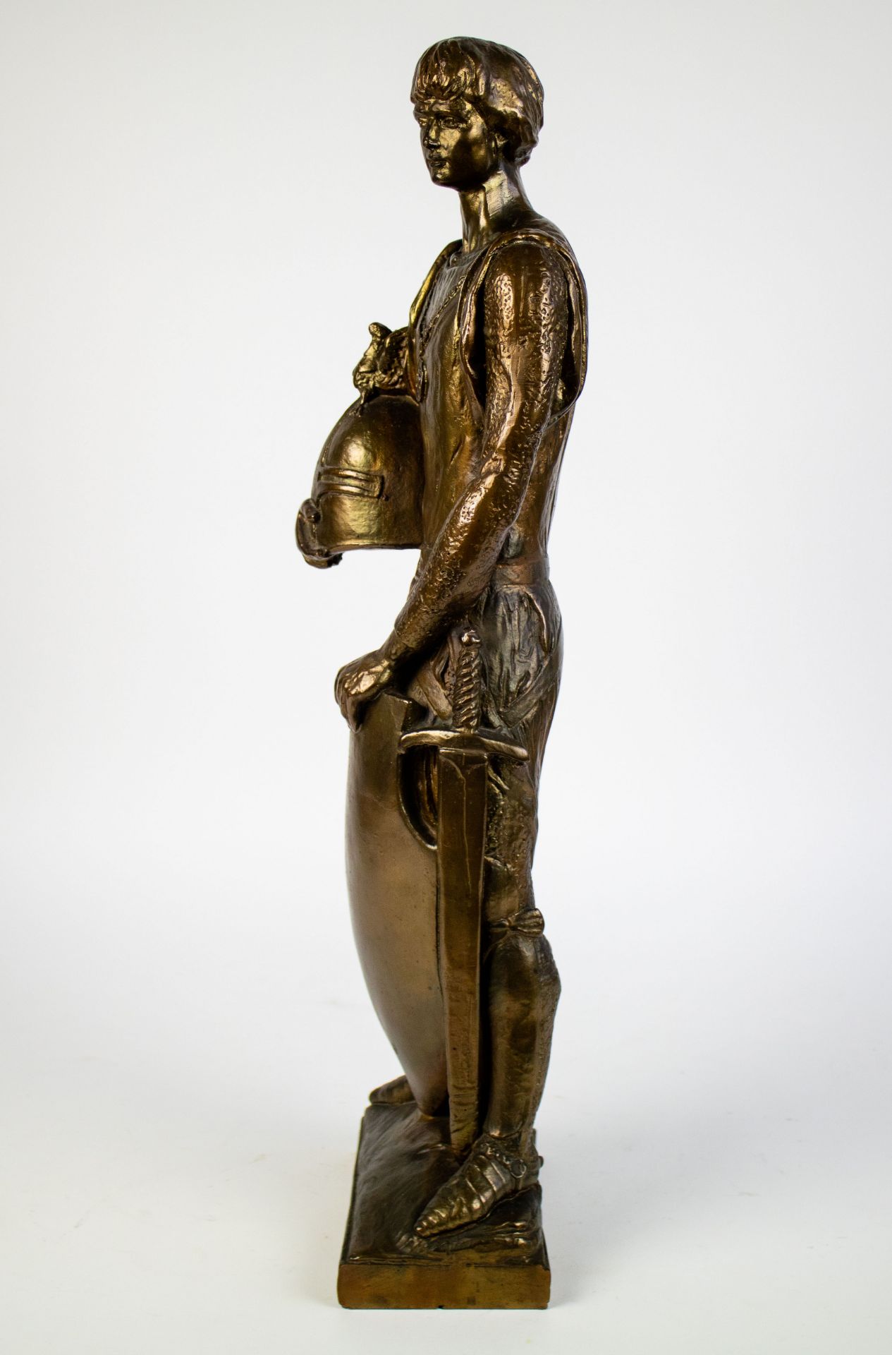 Gilded statue of a Knight with helmet and shield - Image 2 of 6