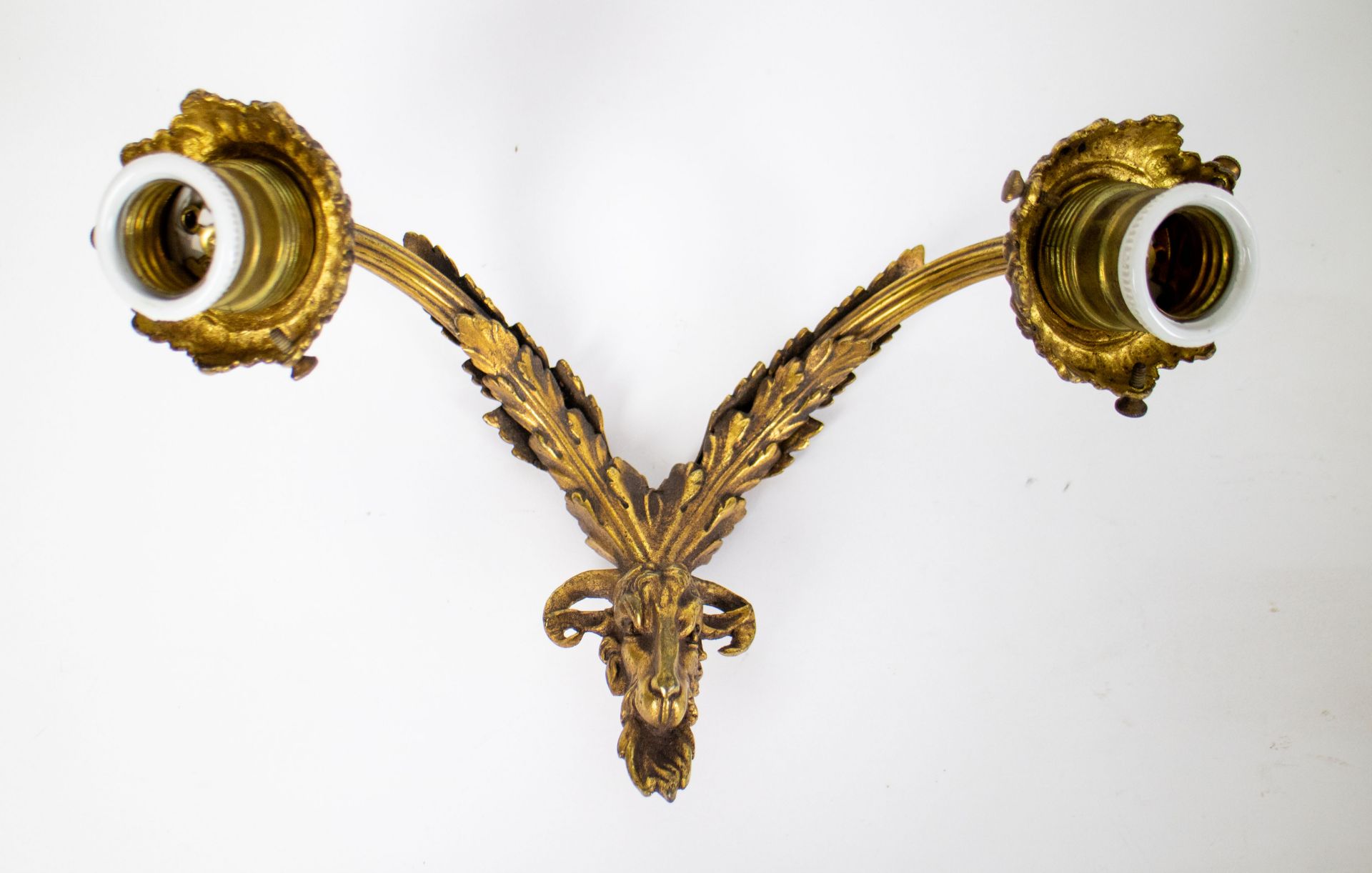 Lot with 3 bronze wall sconces and ornaments - Image 2 of 3