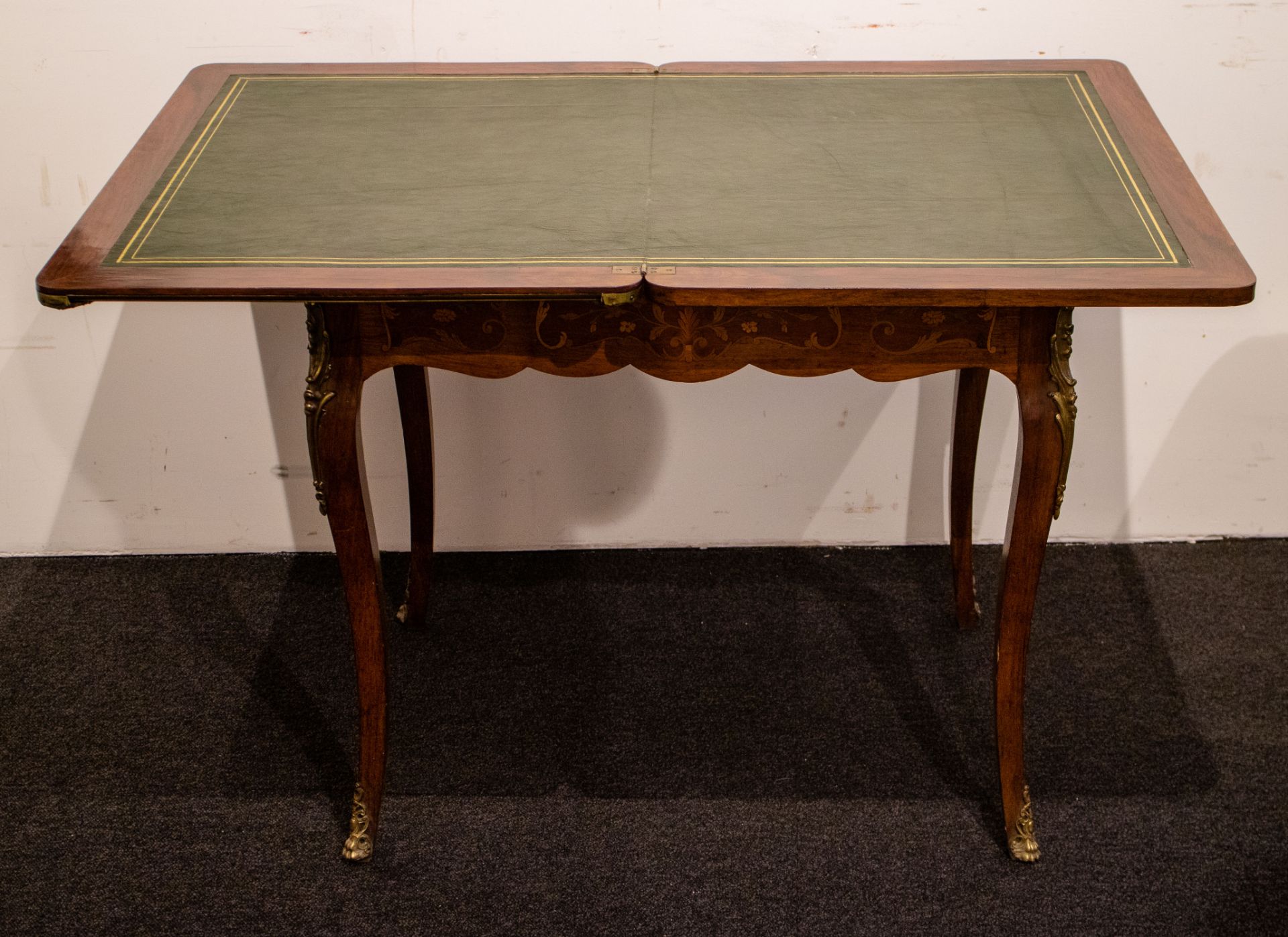 Card table with bronze fittings - Bild 3 aus 4