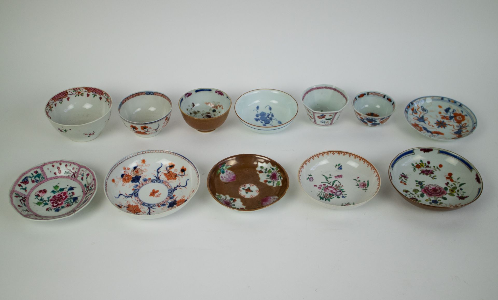 Lot with Chinese saké bowls and saucers