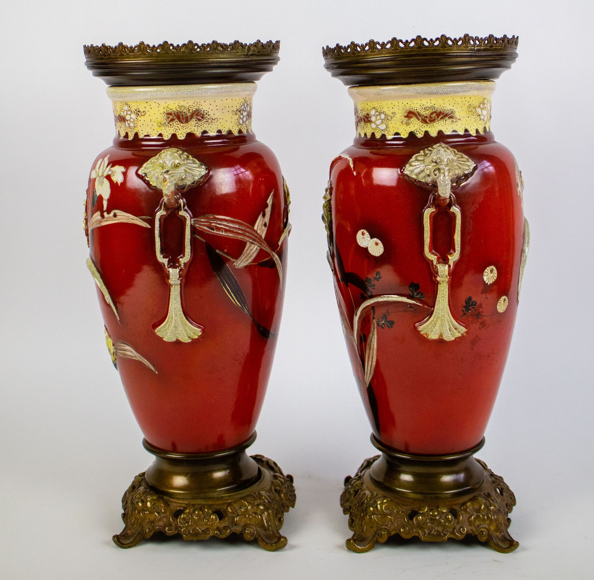 Pair of Japanese vases on a bronze feet - Bild 4 aus 4