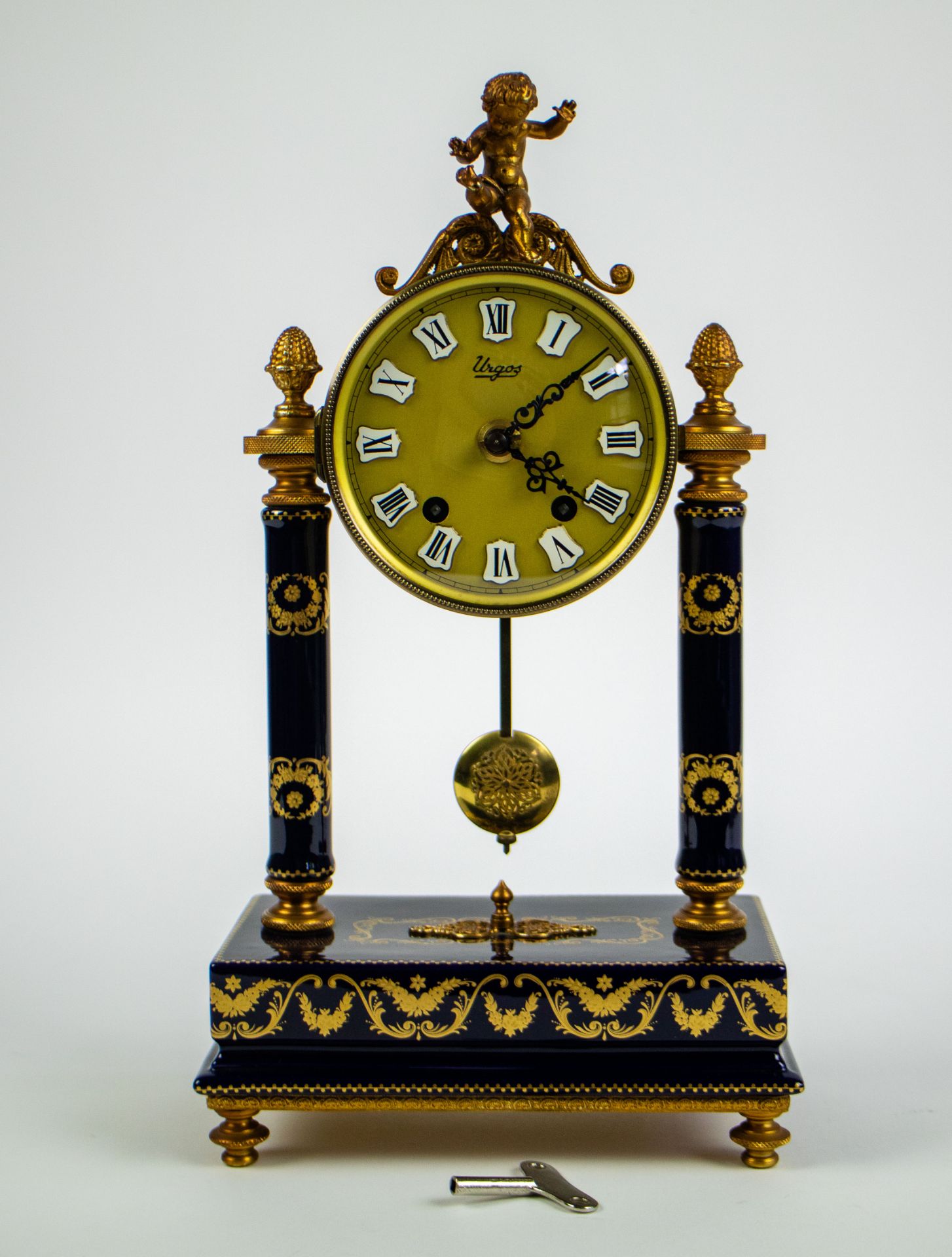 A decorative column clock 'Urgos'