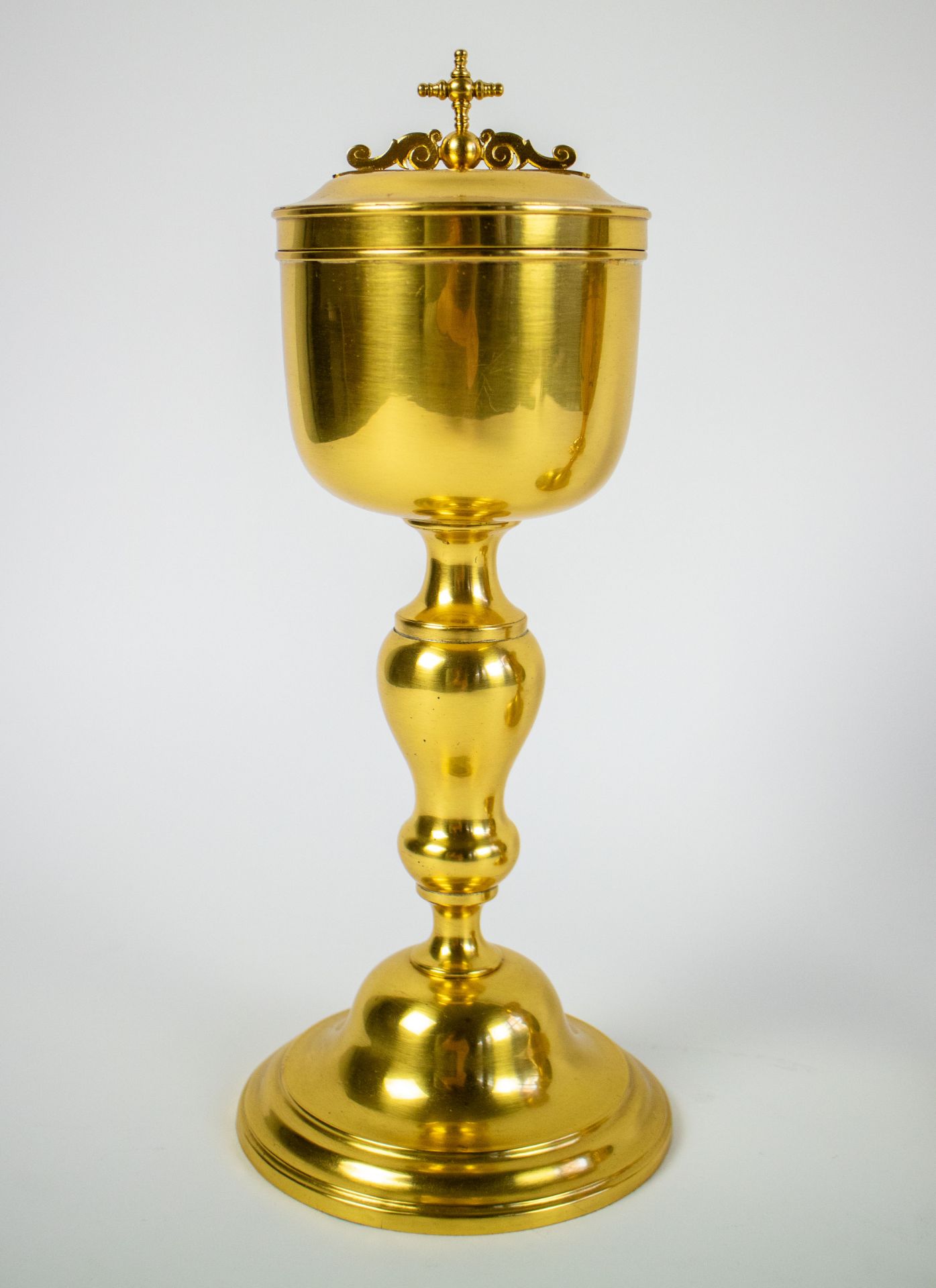 Lot with 3 chalices and 2 patens - Image 5 of 5