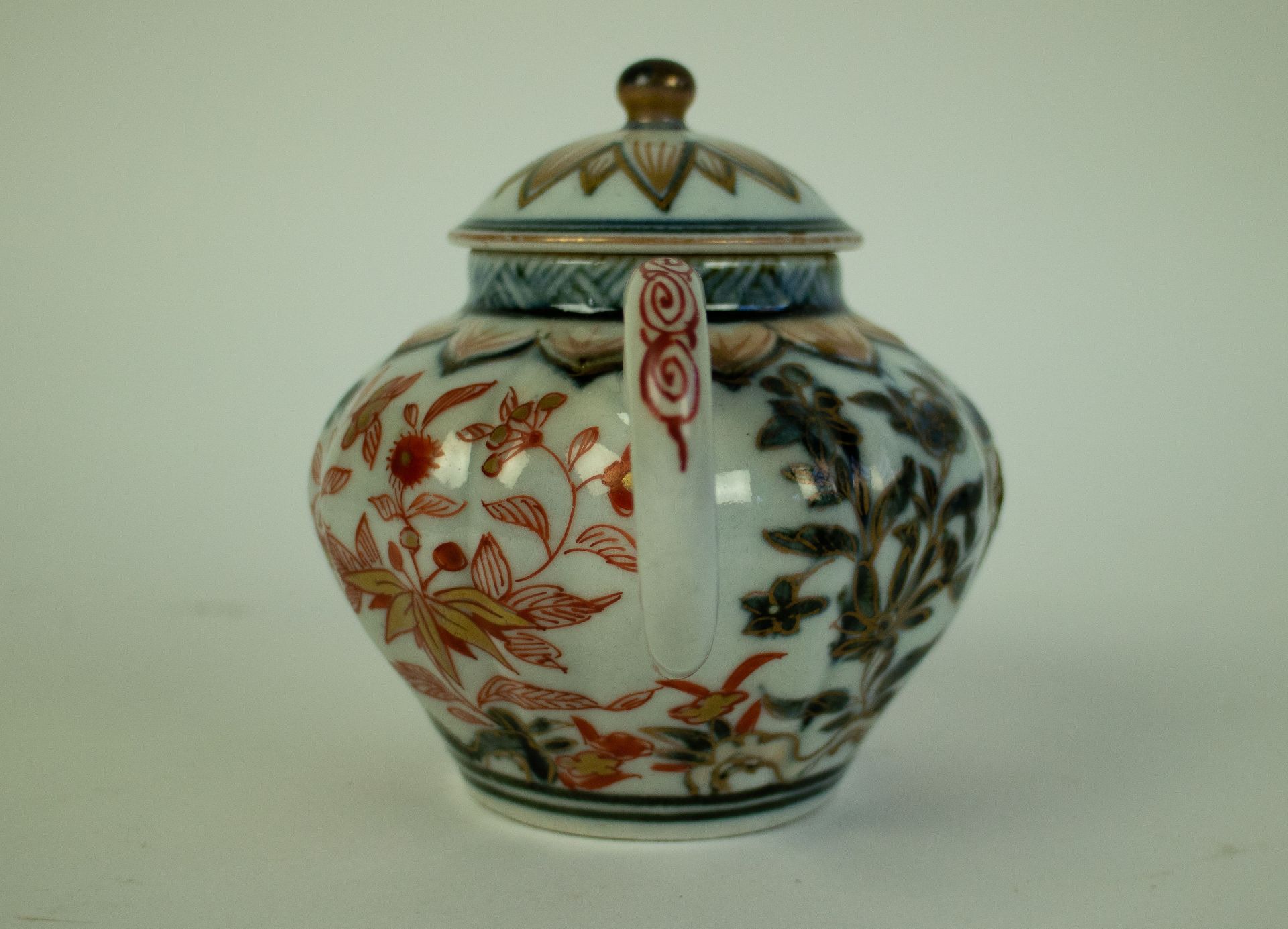 A Chinese imari tea pot - Bild 4 aus 5