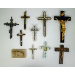 Lot with various crucifixes