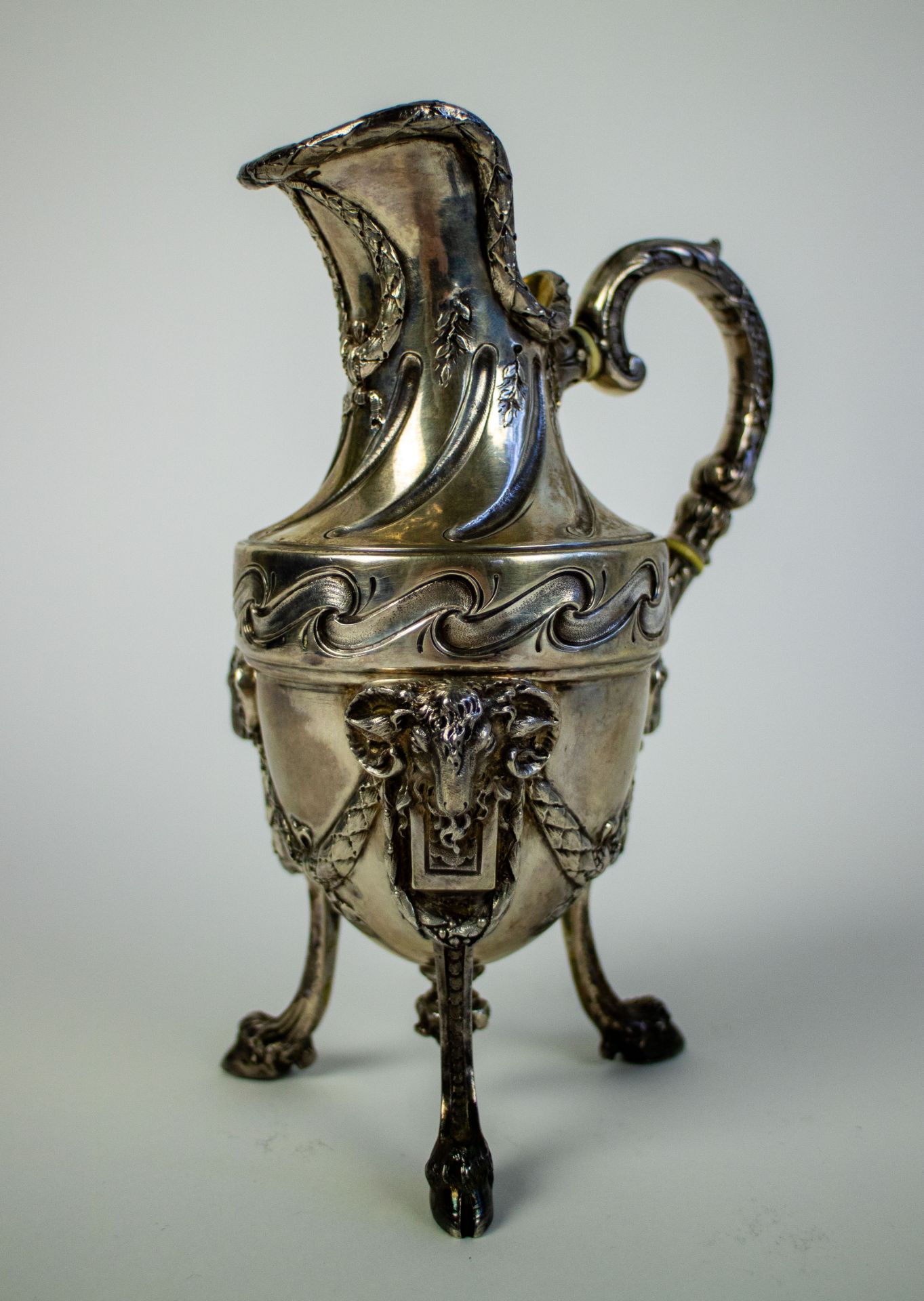 A silver coffee pot, milk bowl and a sugar caster Wolfers 800 - Bild 8 aus 10