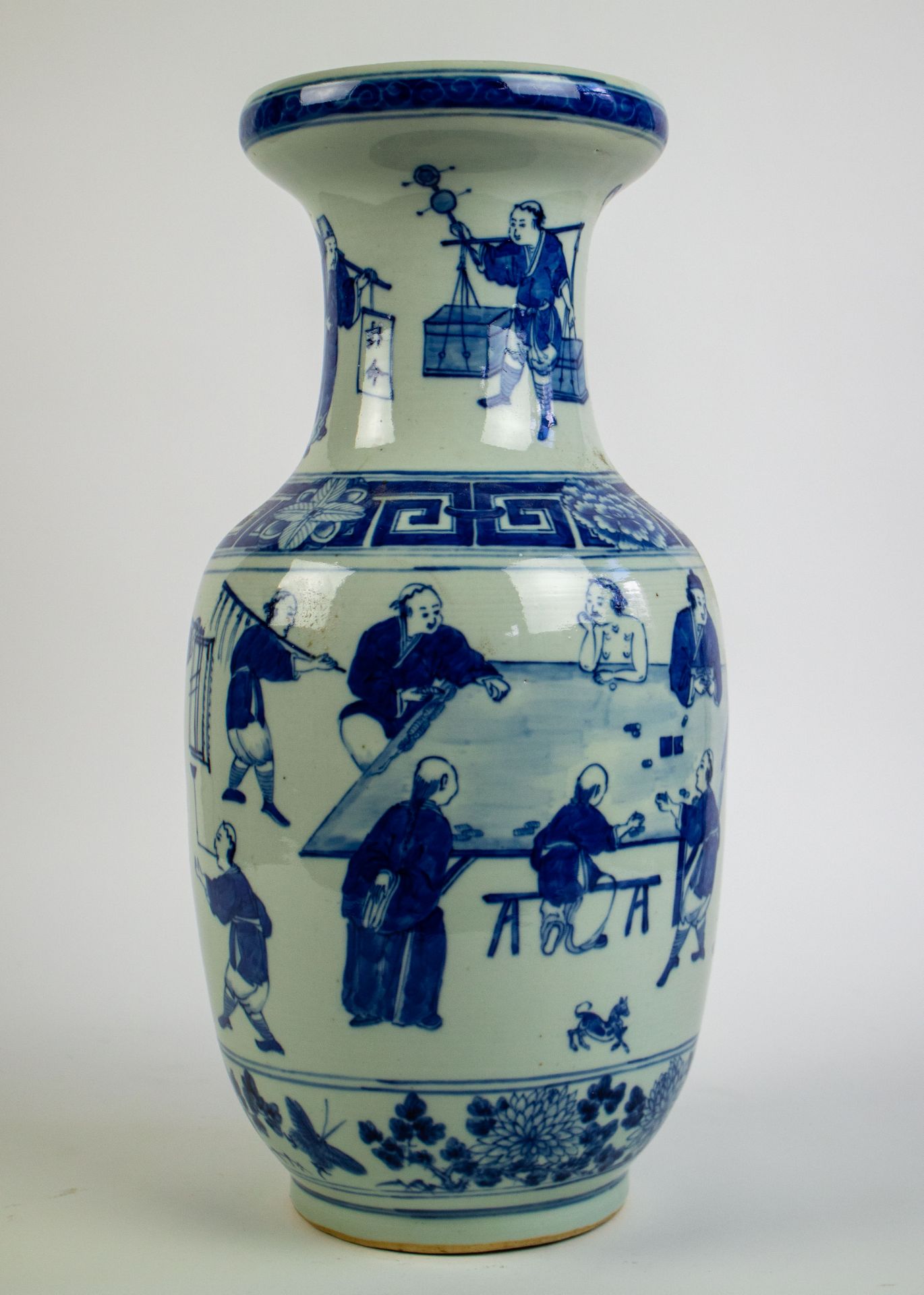 A Chinese blue/white vase - Bild 4 aus 7