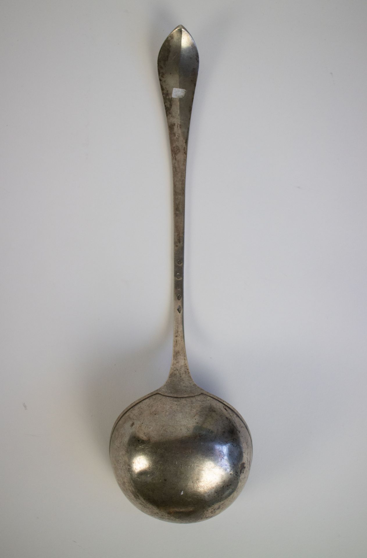 An early 19th C. Belgian silver soup ladle - Bild 4 aus 5