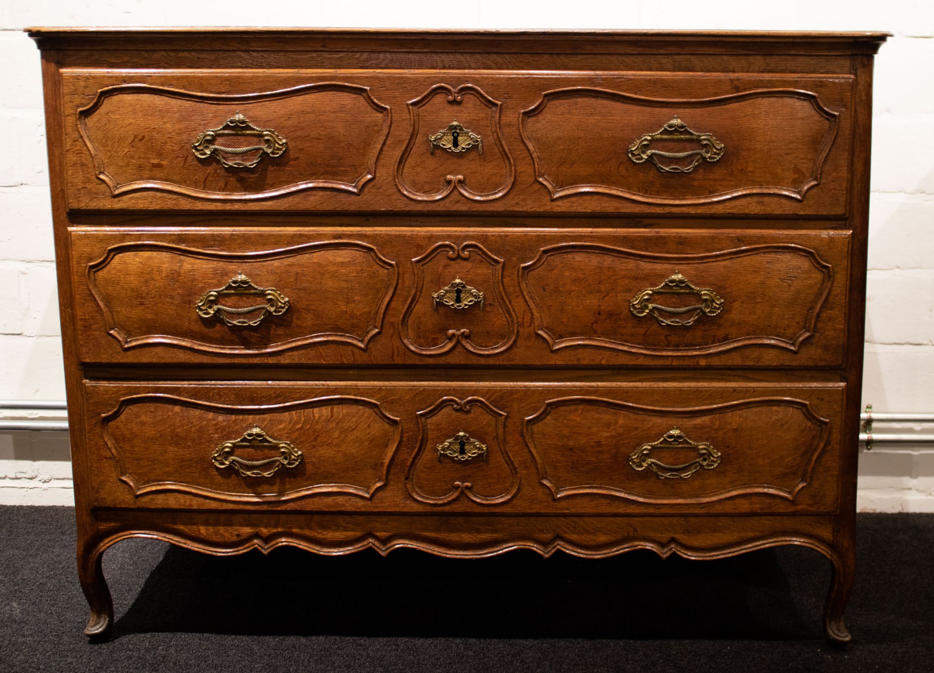 18th century Flemish chest of drawers