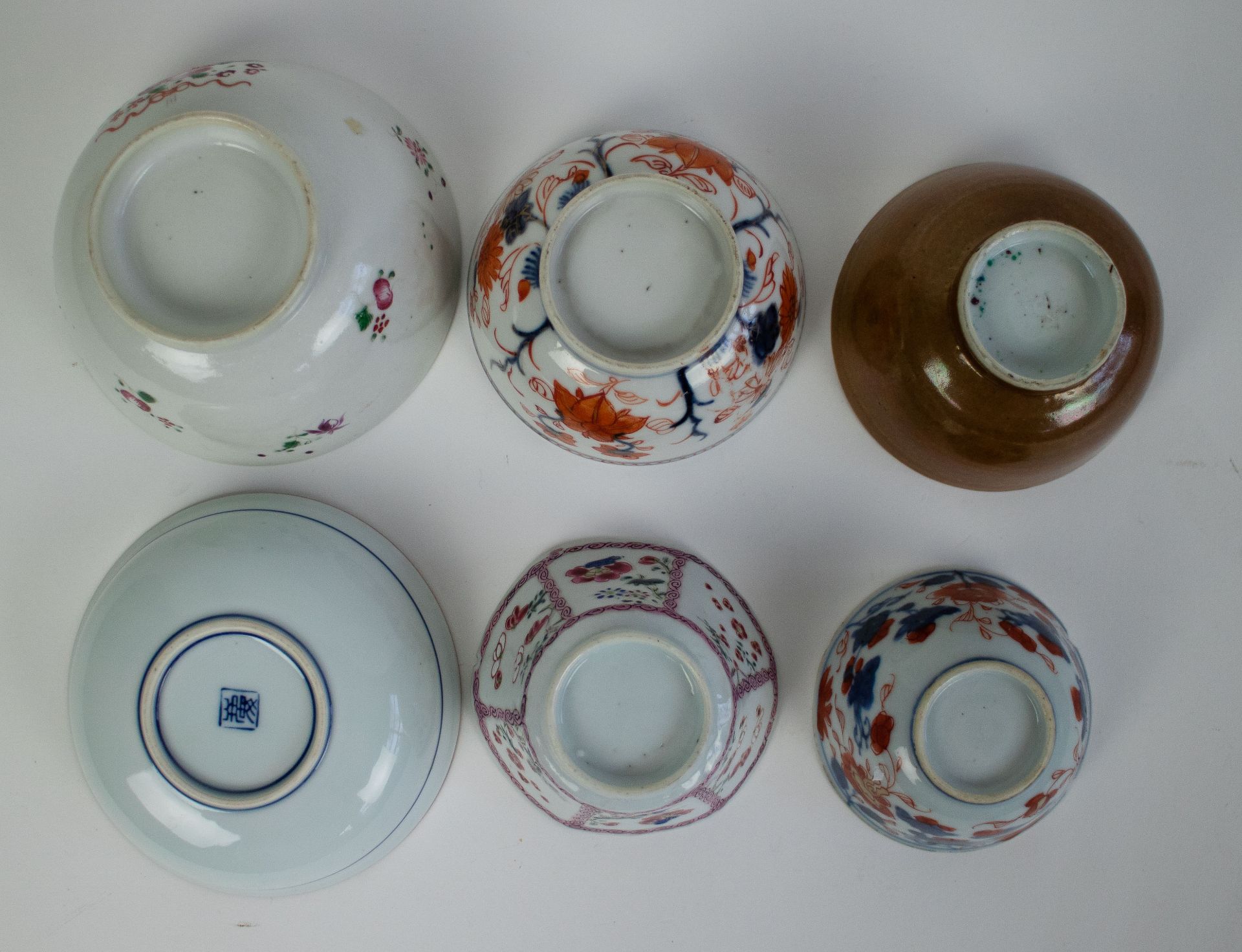 Lot with Chinese saké bowls and saucers - Image 6 of 6