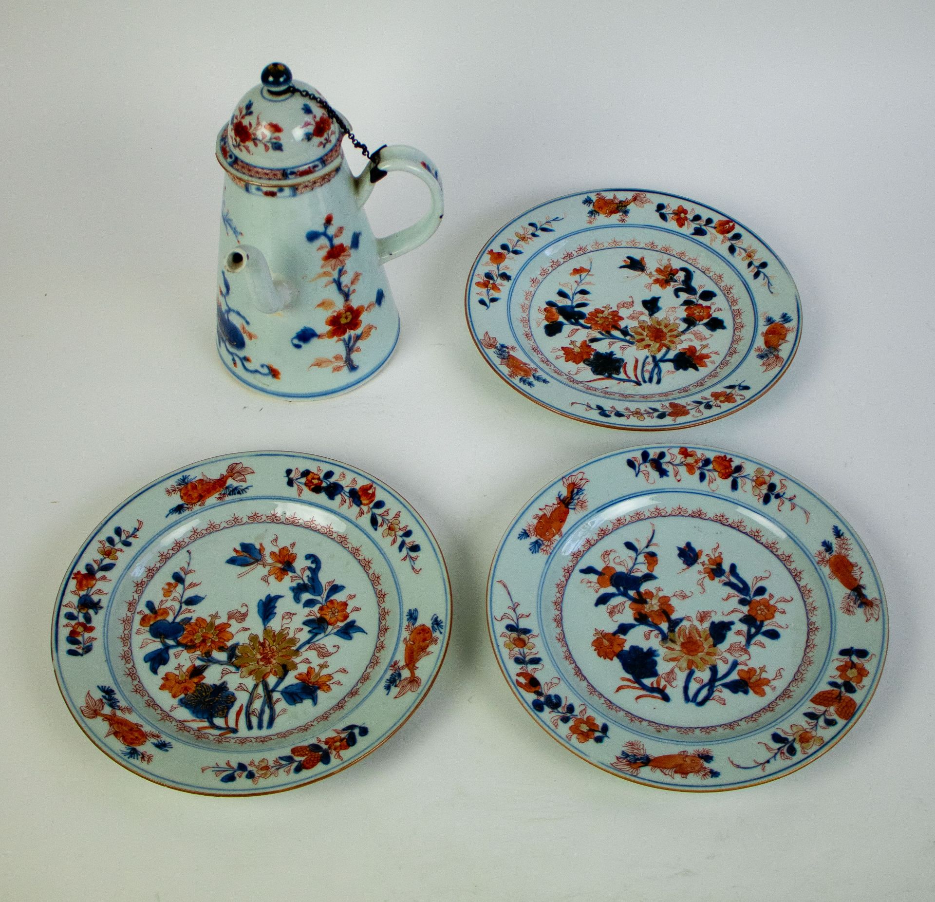 Chinese Imari pot and 3 plates