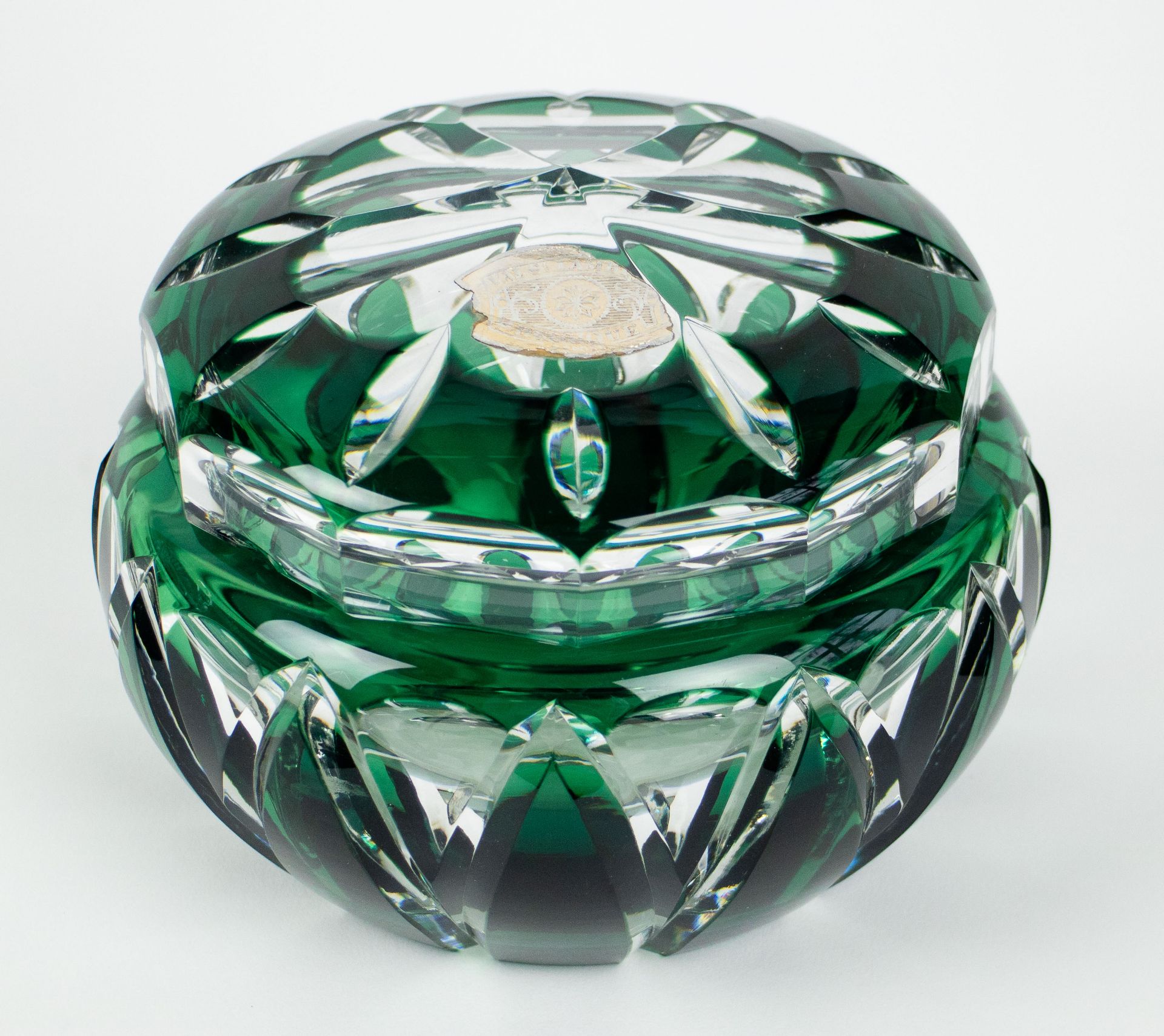 A green Val Saint Lambert crystal vase and bonboniere - Image 3 of 5