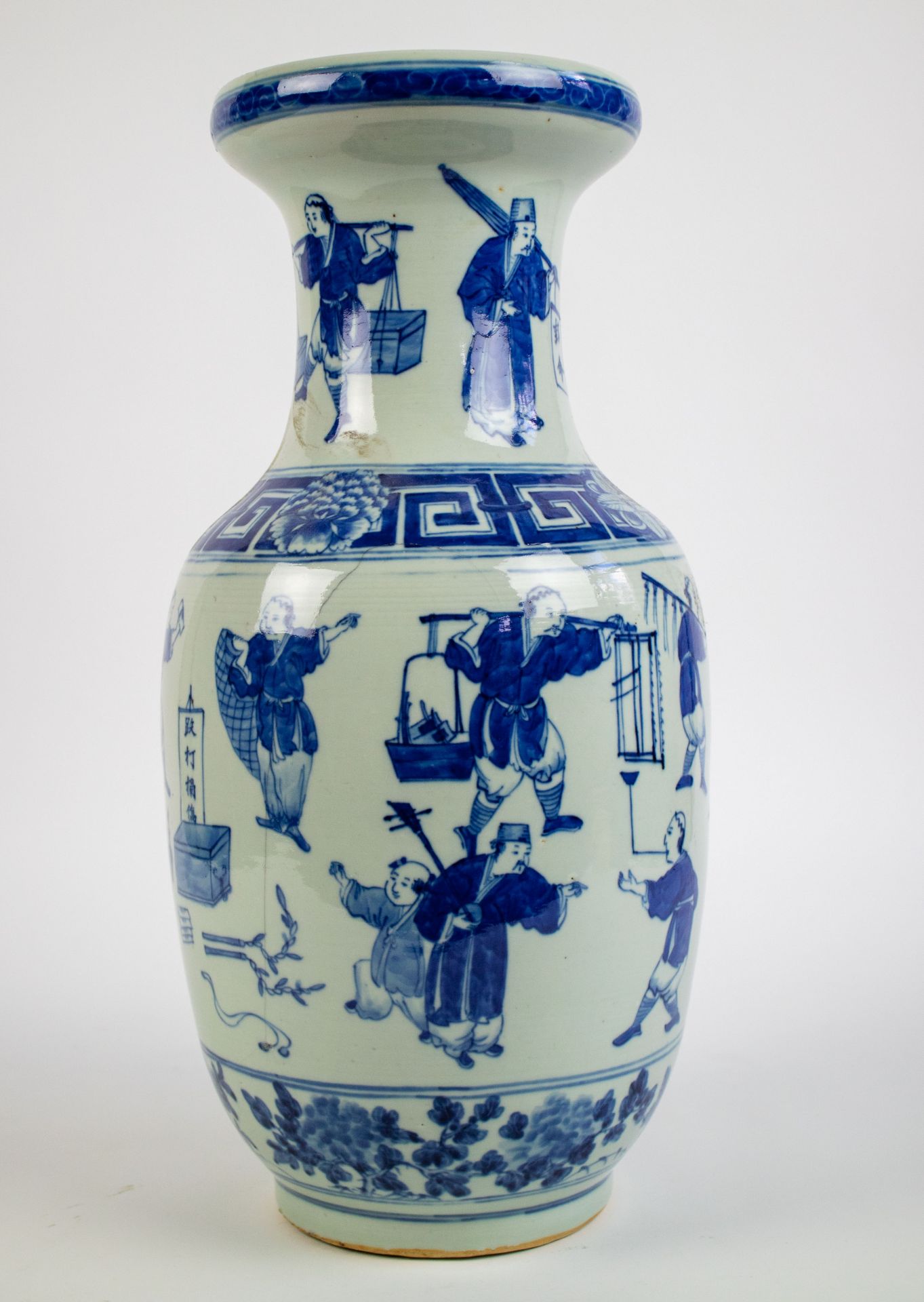 A Chinese blue/white vase - Bild 3 aus 7