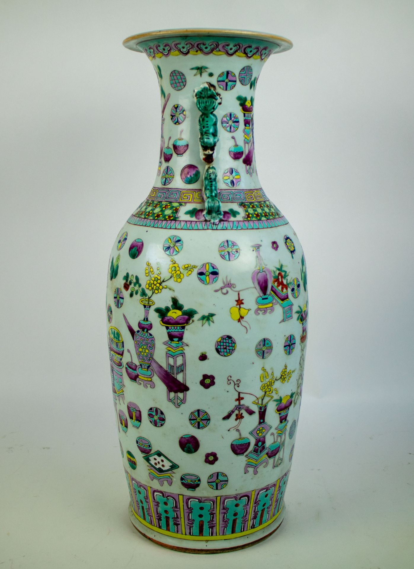 A Chinese famille rose vase Qing - Bild 2 aus 6