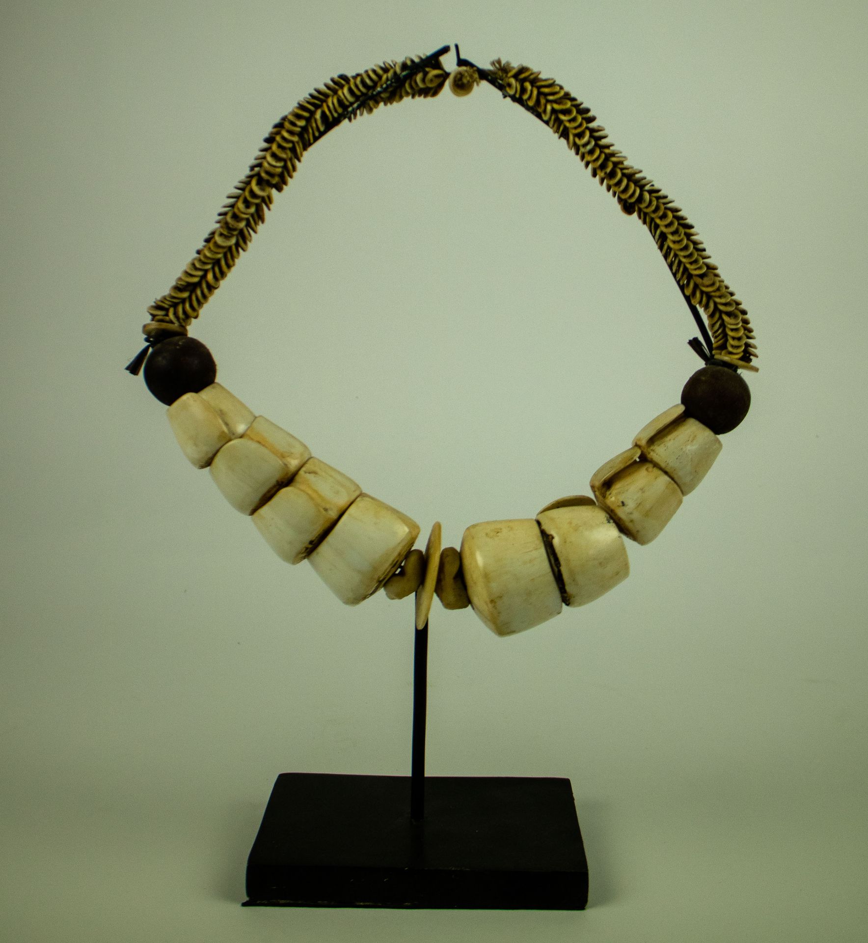 Necklace with shells (Polynesia)
